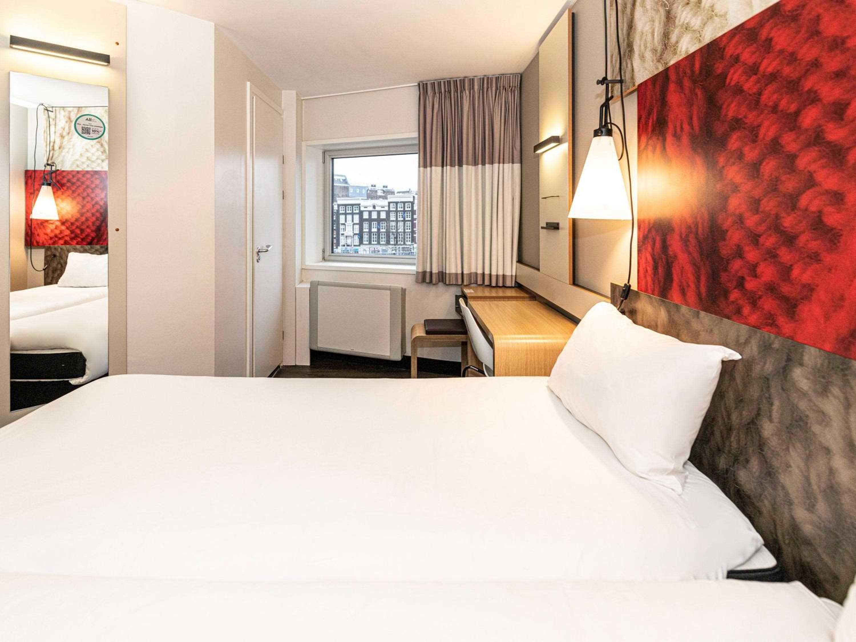 irás al centro de Amsterdam — 24