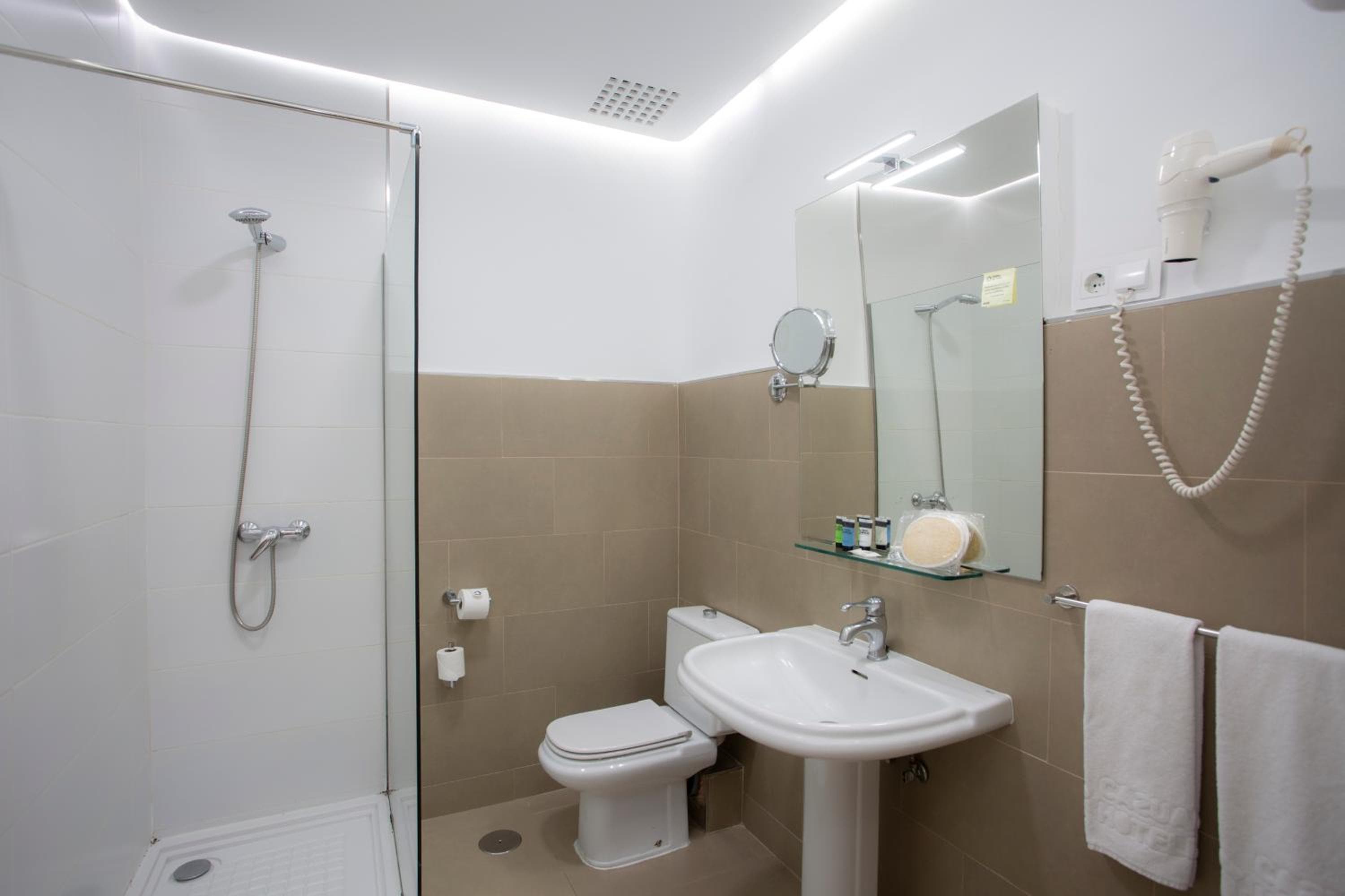 Casual del Teatro Madrid by Casual Hoteles — 17