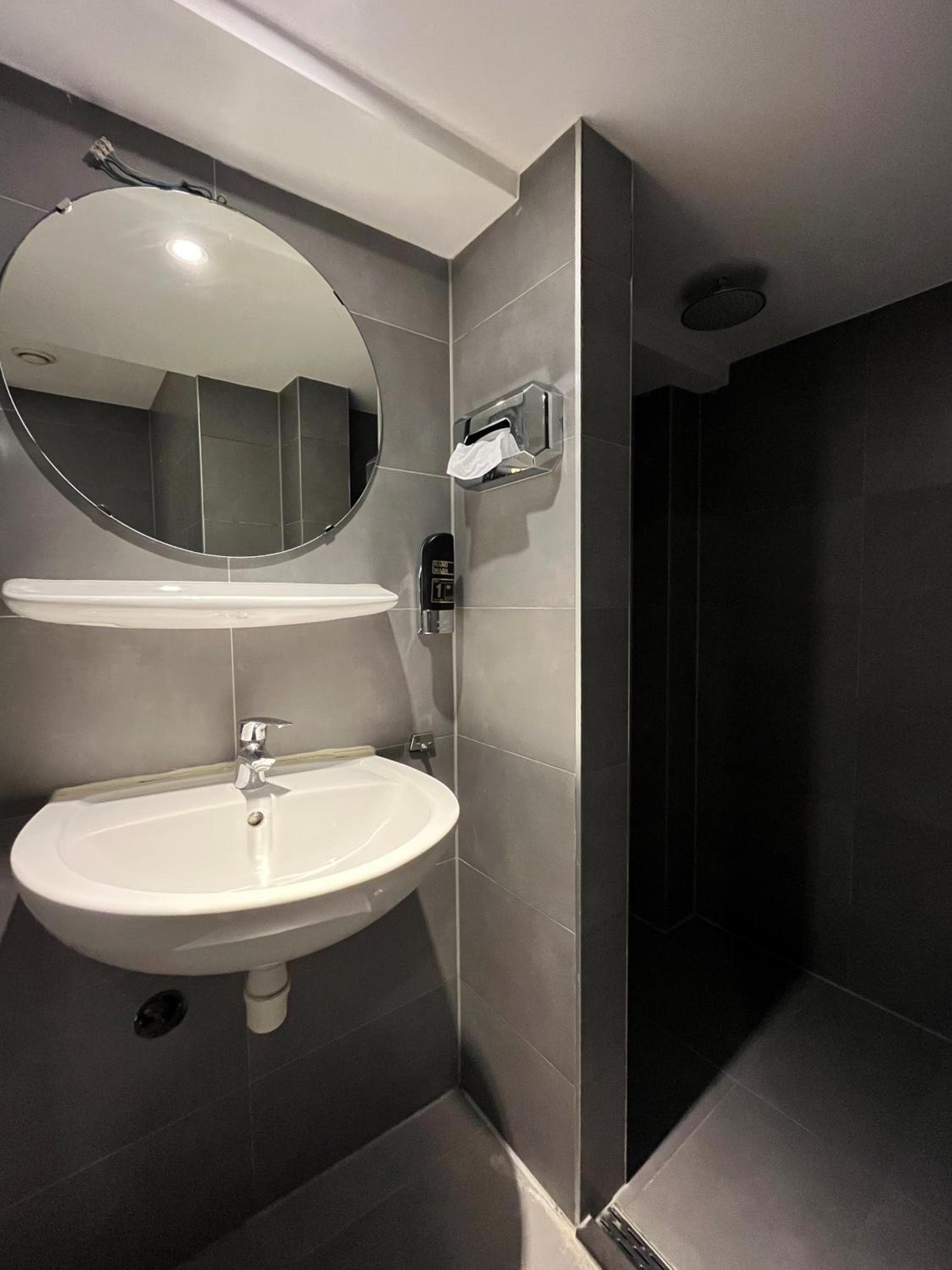 Heart of Amsterdam Hostel — 12