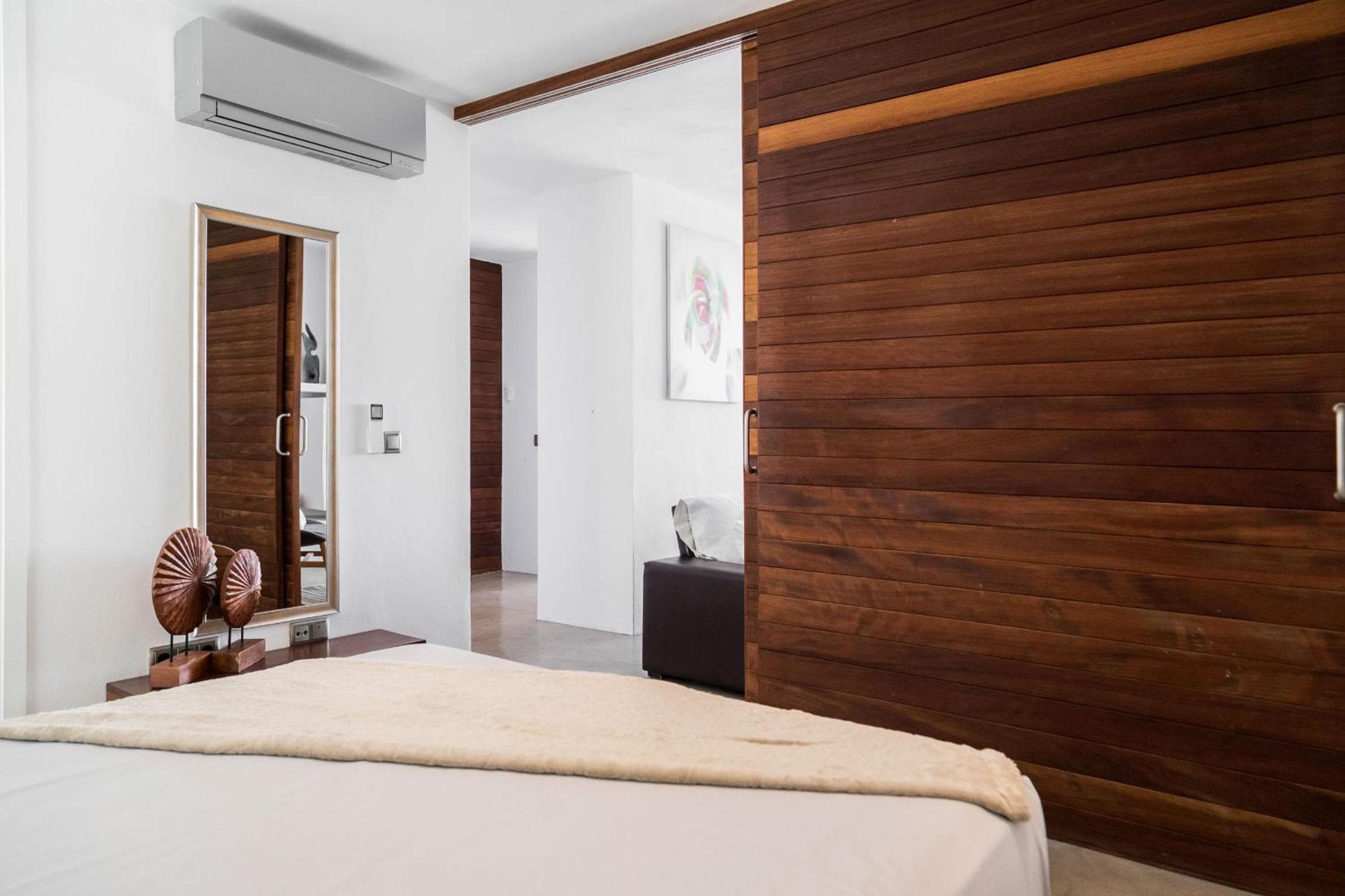 Surf House — 11