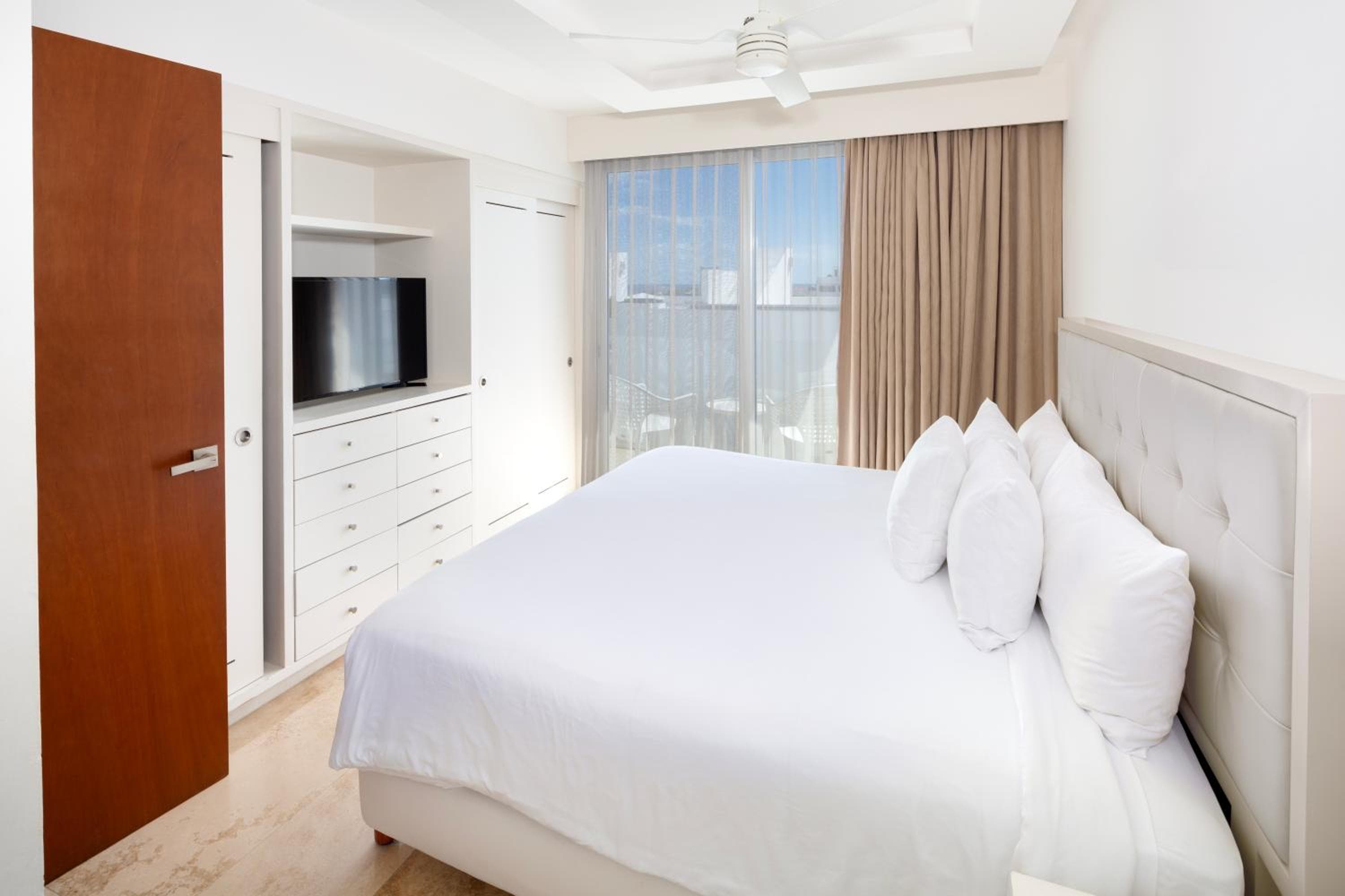 Antera Hotel & Residences — 6