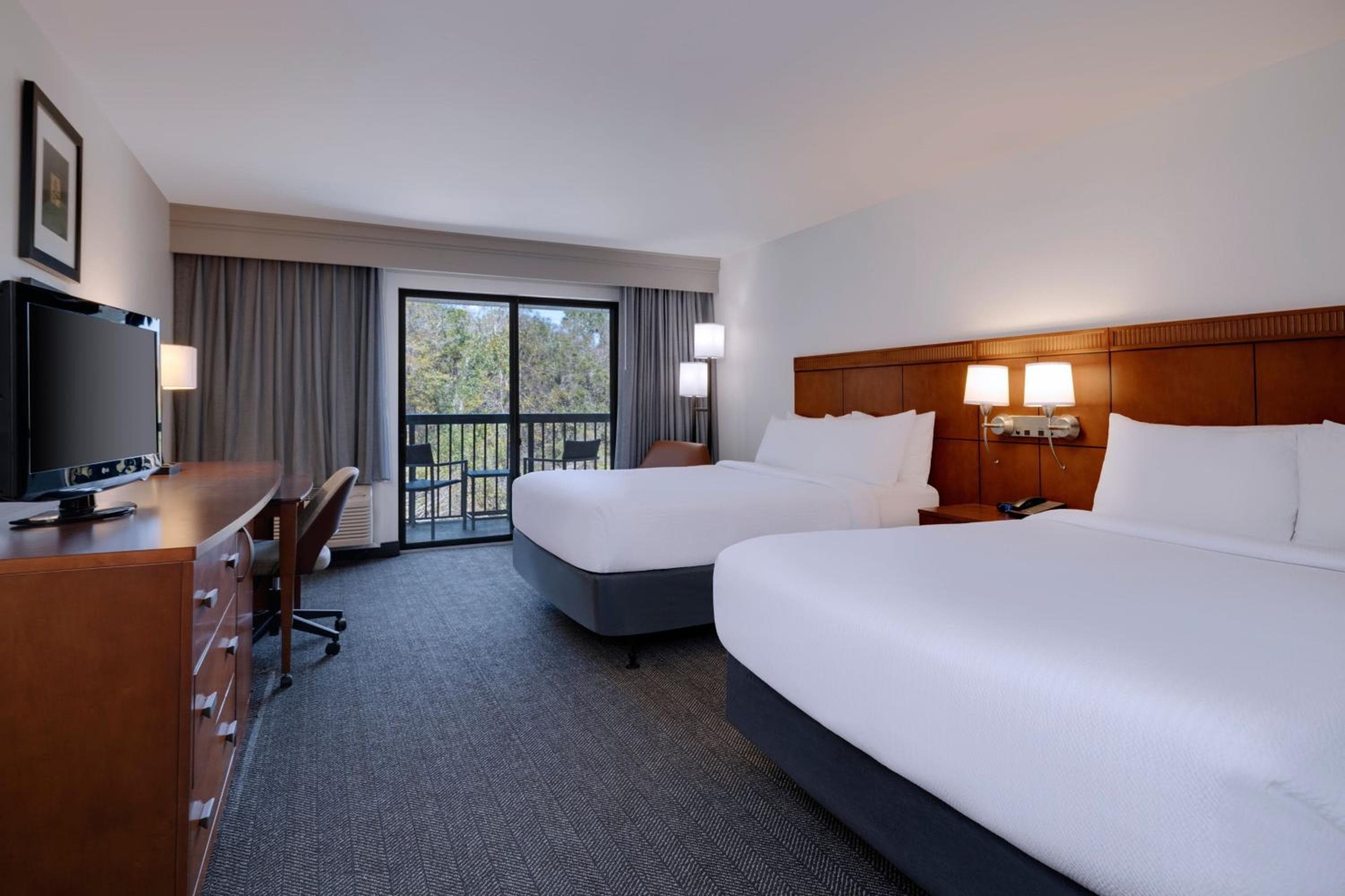Courtyard Tampa Norte/I-75 Fletcher — 12