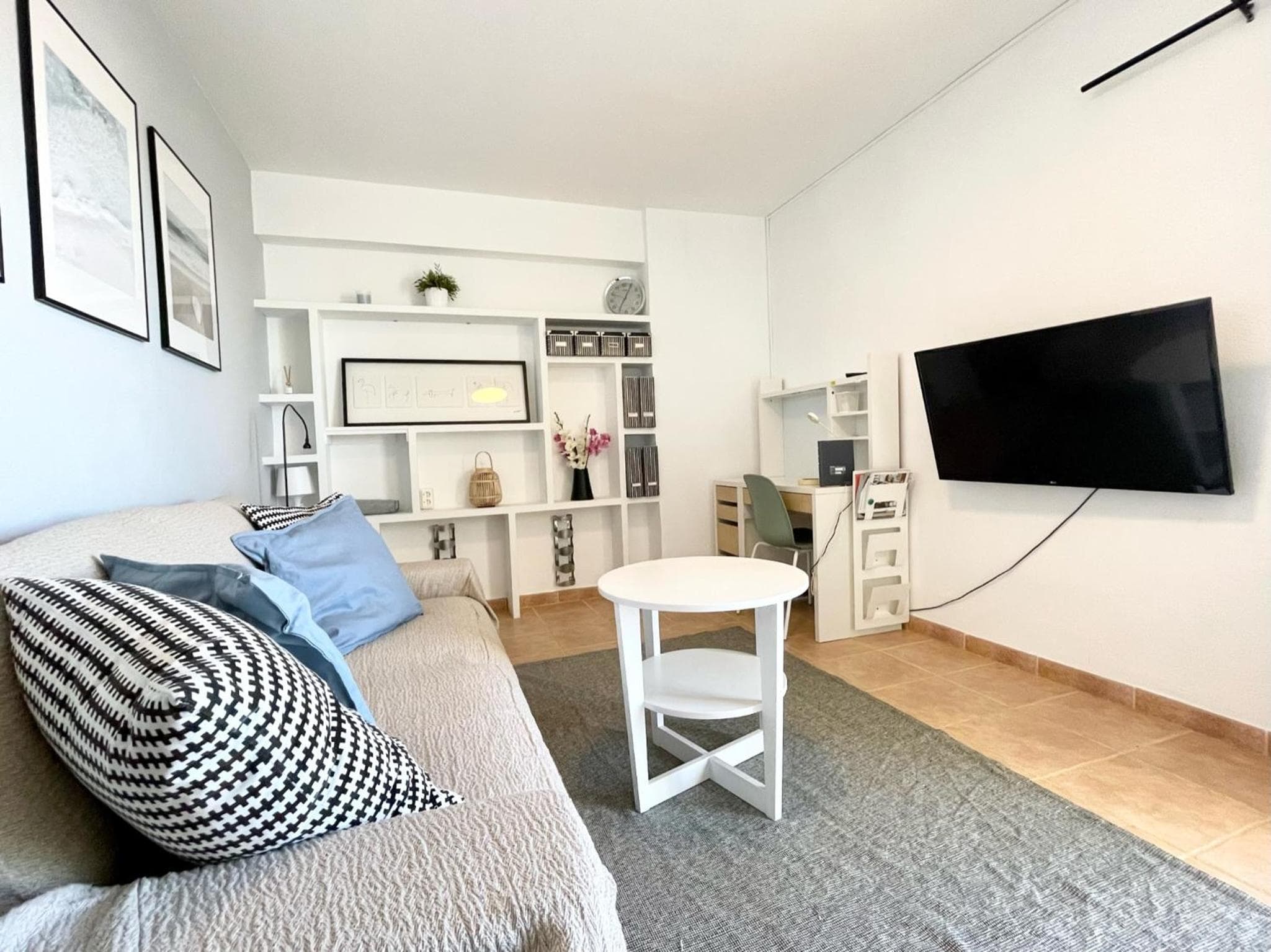 Beachfront apartment with ocean views — 3