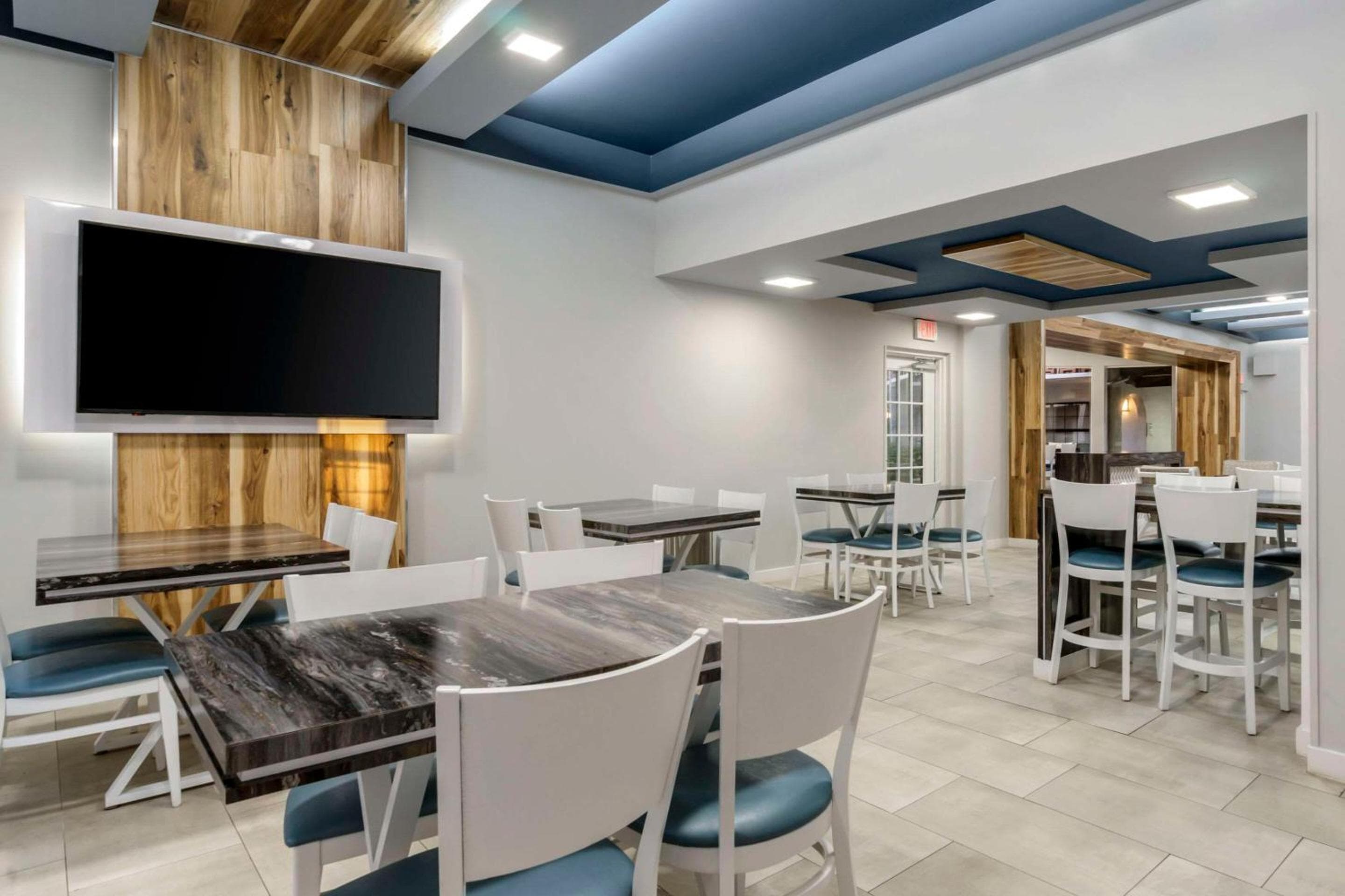Clarion Pointe Tampa-Brandon cerca del recinto ferial y del casino — 25