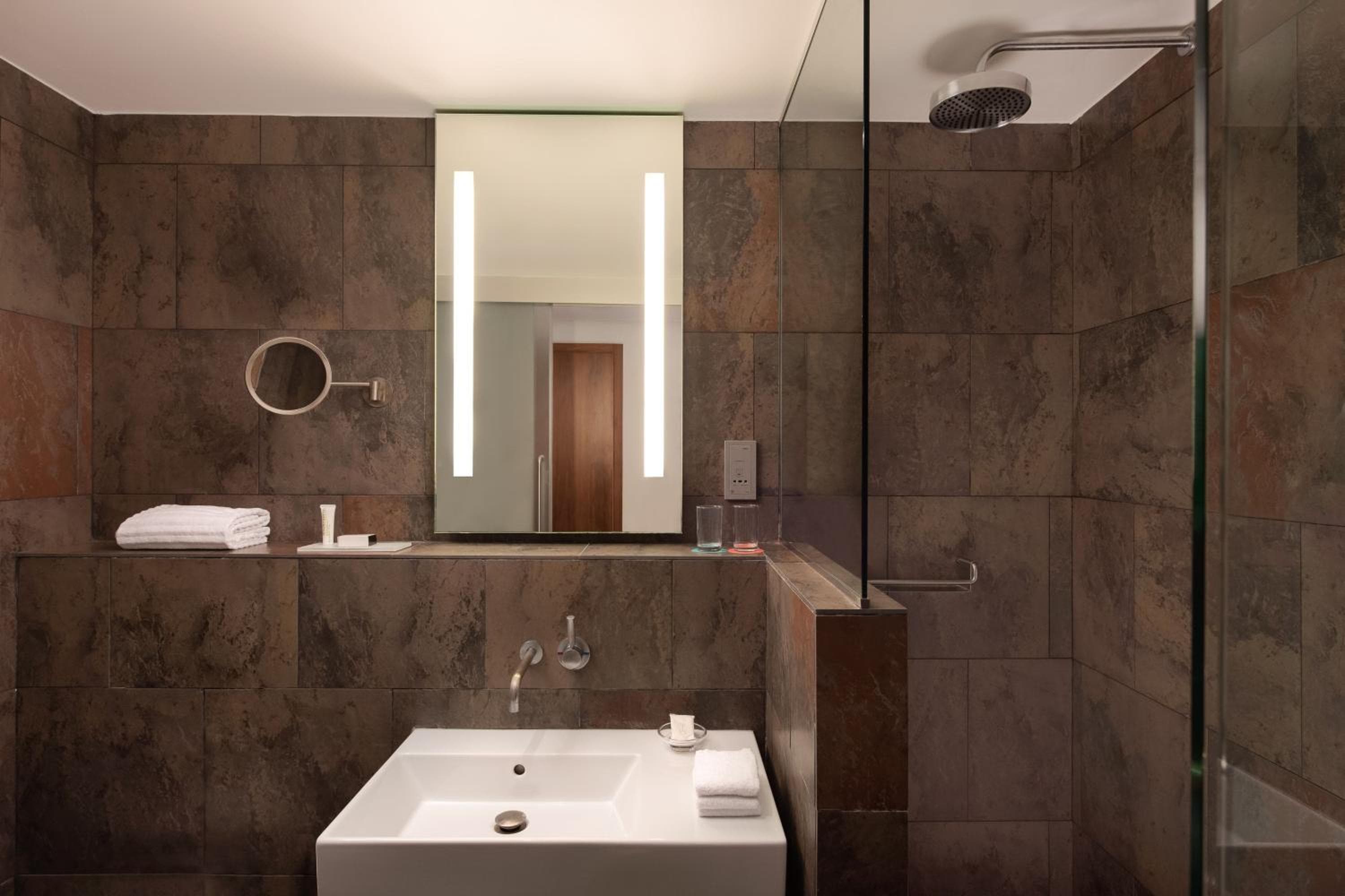 Le Meridien Barcelona — 21