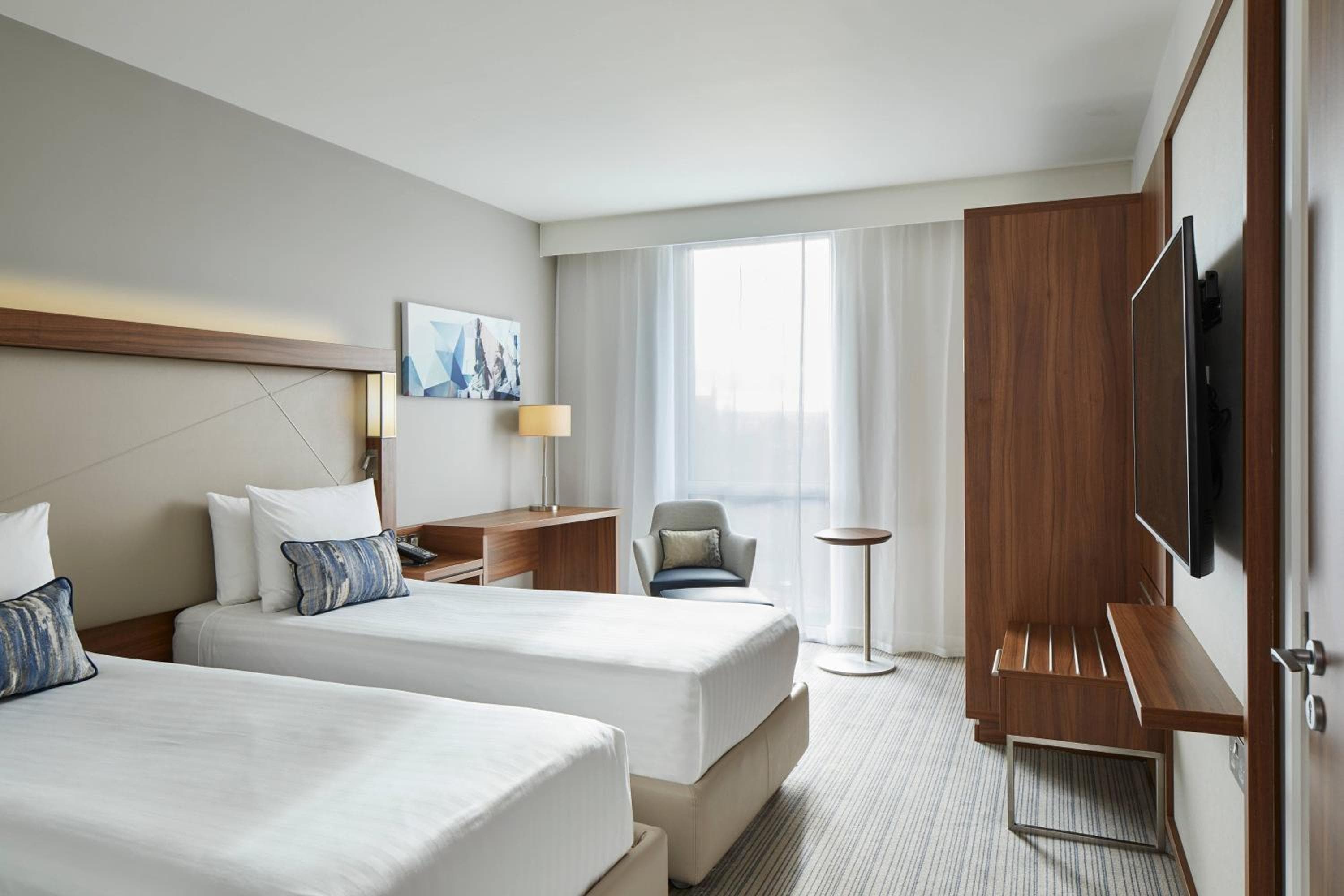 Courtyard by Marriott London City Airport — 11