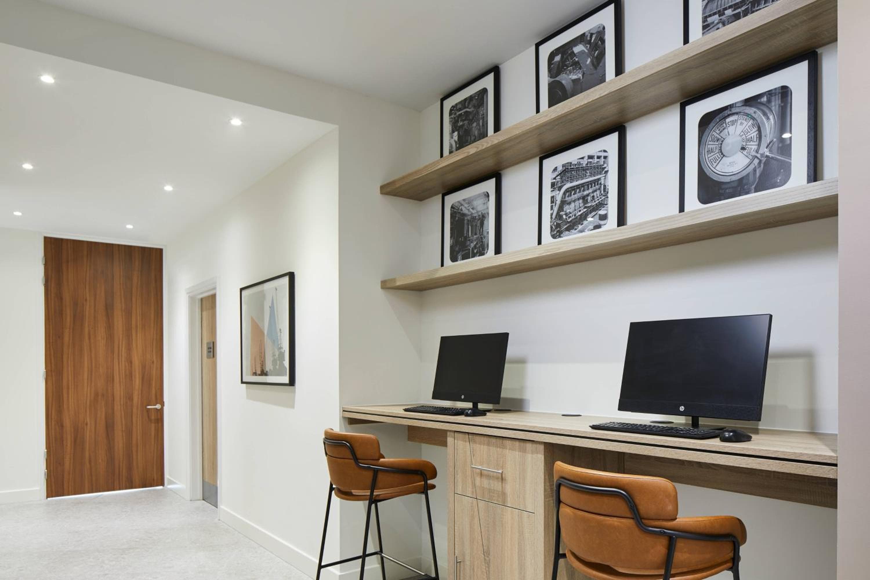 Courtyard by Marriott London City Airport — 17