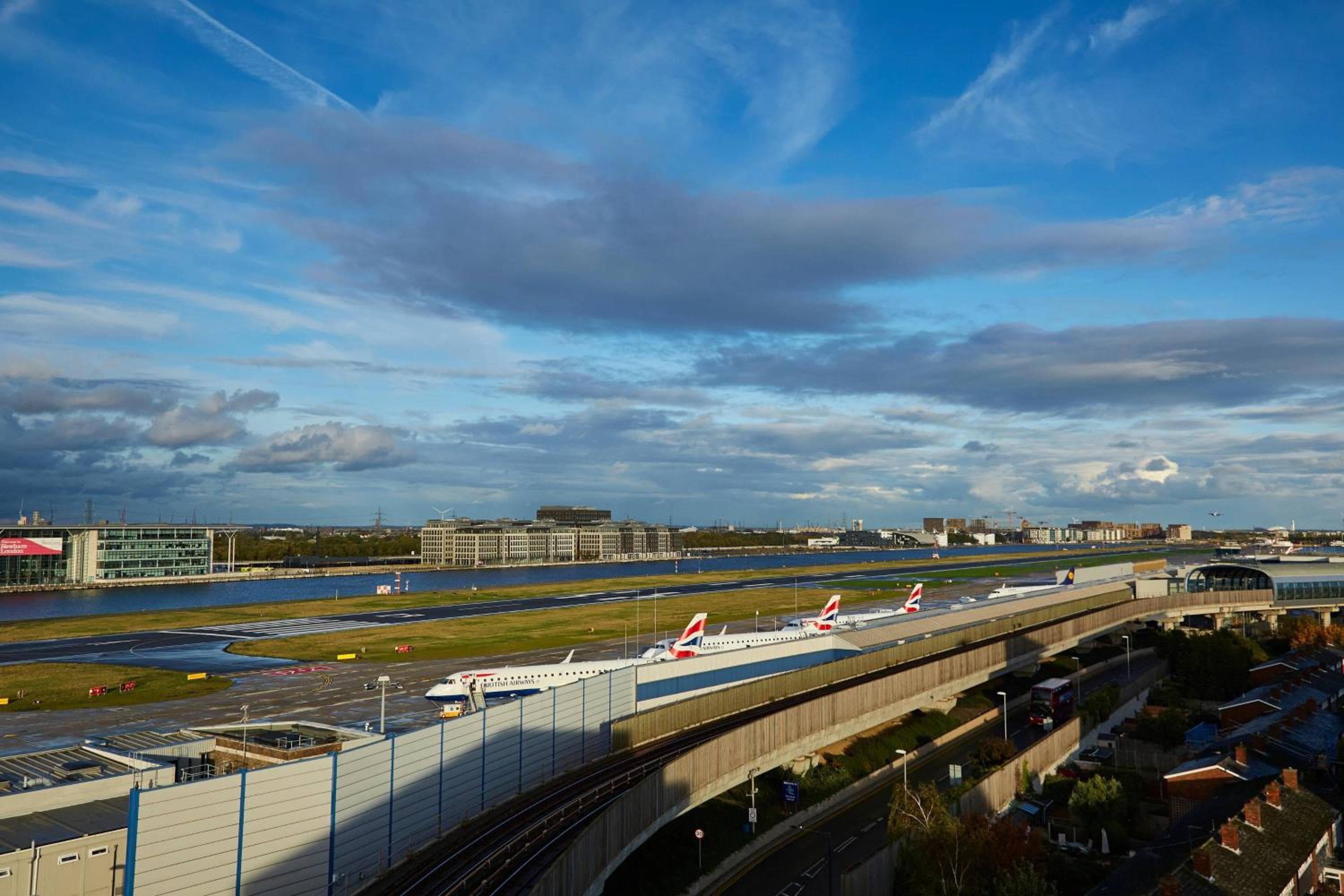 Courtyard by Marriott London City Airport — 7