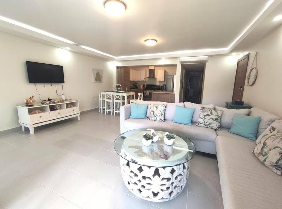 Chic Beach Apartment - 3 min to the Beach — 14