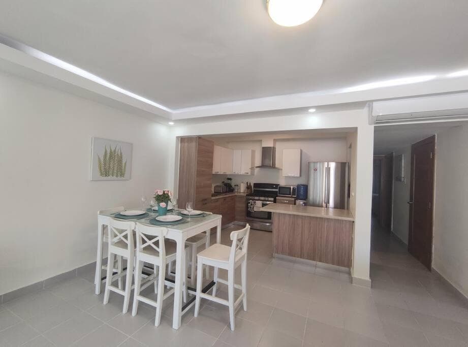 Chic Beach Apartment - 3 min to the Beach — 17
