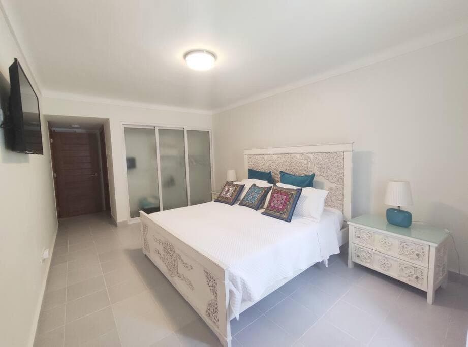 Chic Beach Apartment - 3 min to the Beach — 15