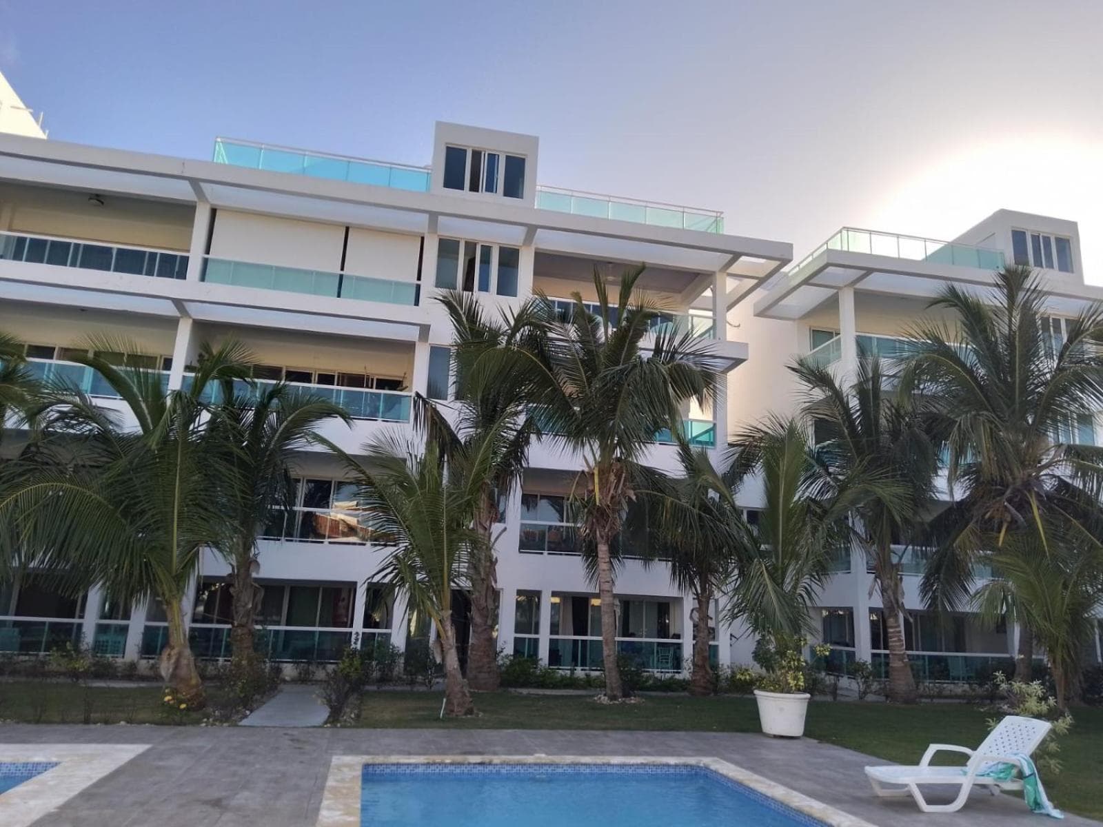 Chic Beach Apartment - 3 min to the Beach — 1
