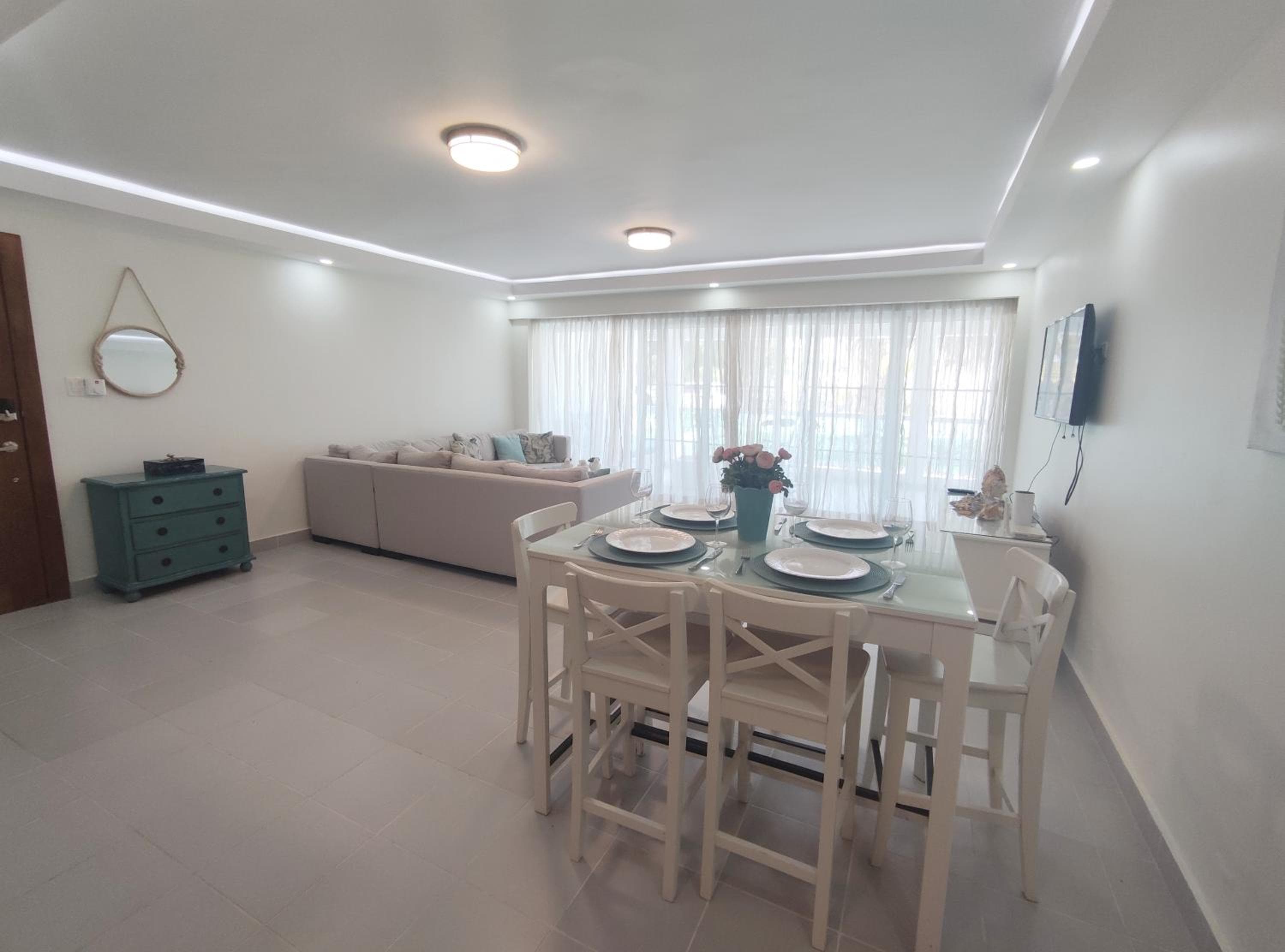 Chic Beach Apartment - 3 min to the Beach — 20