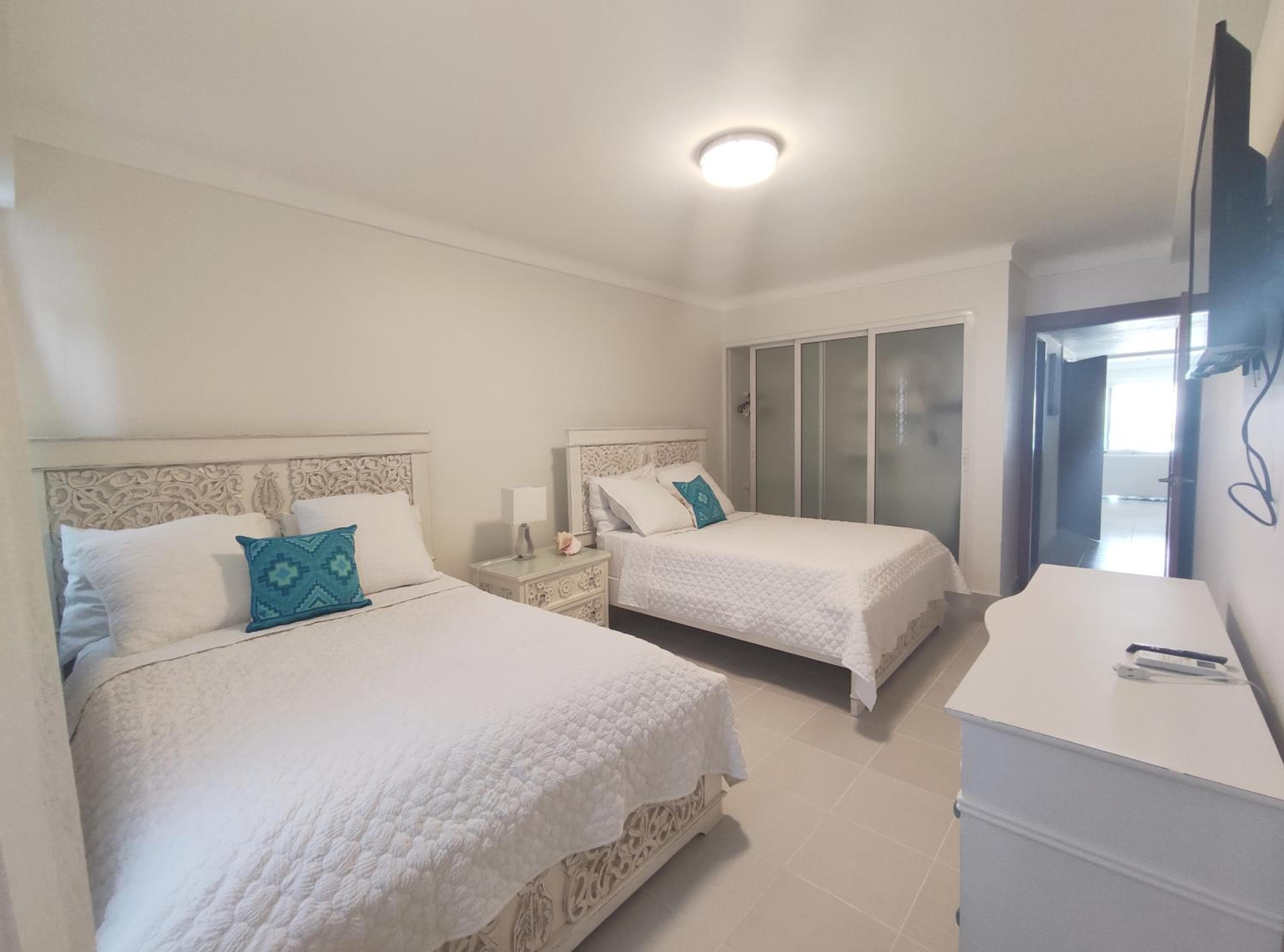 Chic Beach Apartment - 3 min to the Beach — 16