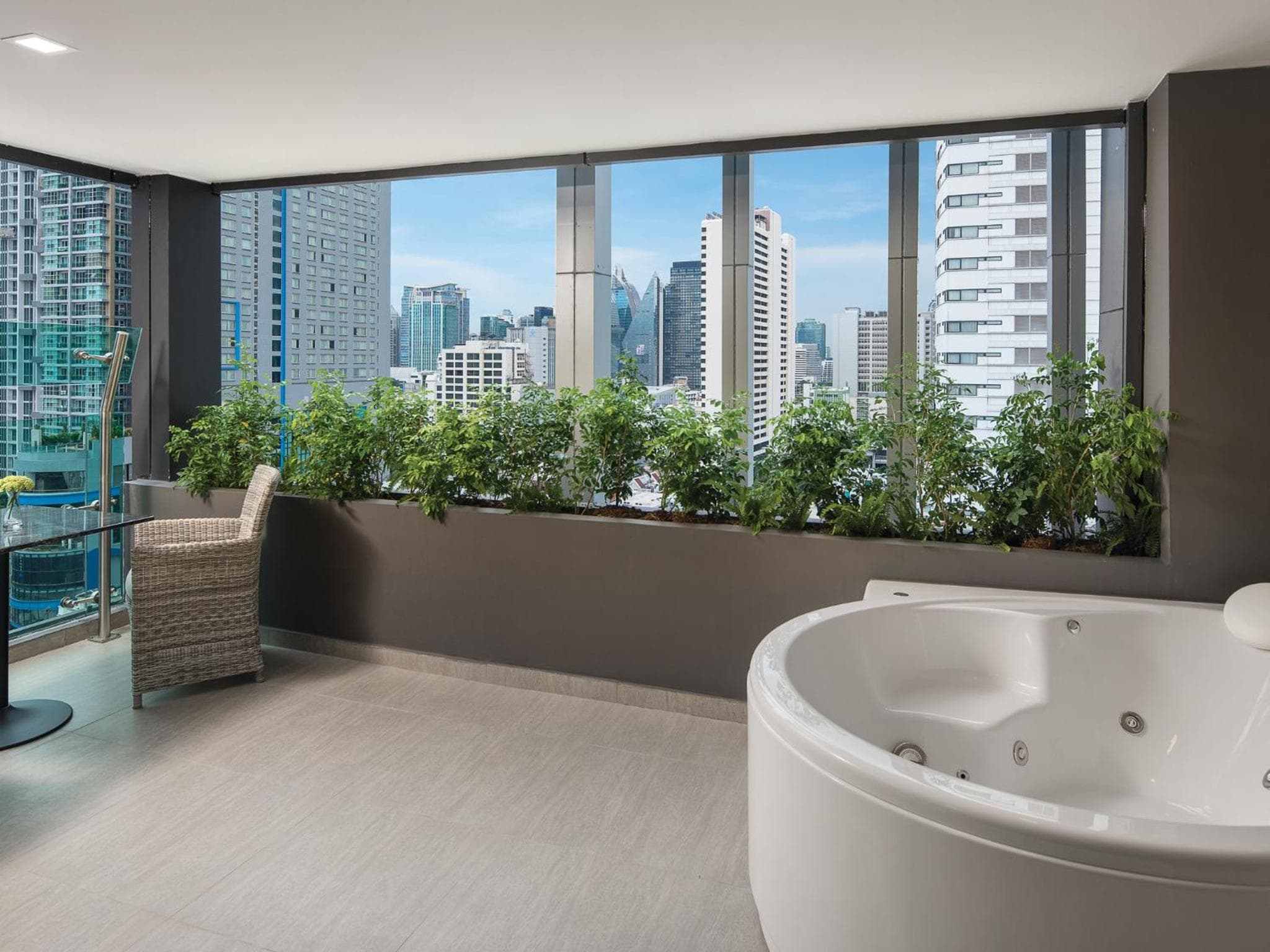 Solitaire Bangkok Sukhumvit 11 by Kingston Hotels — 3