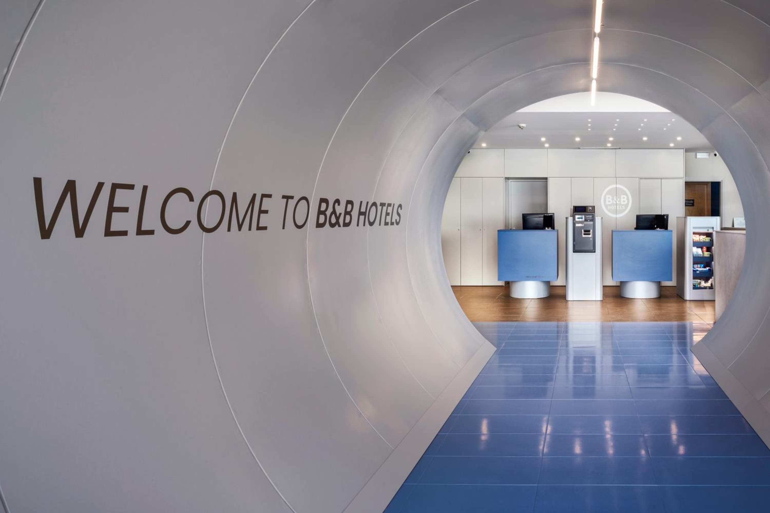B&B HOTEL Madrid Aeropuerto T1 T2 T3 — 26