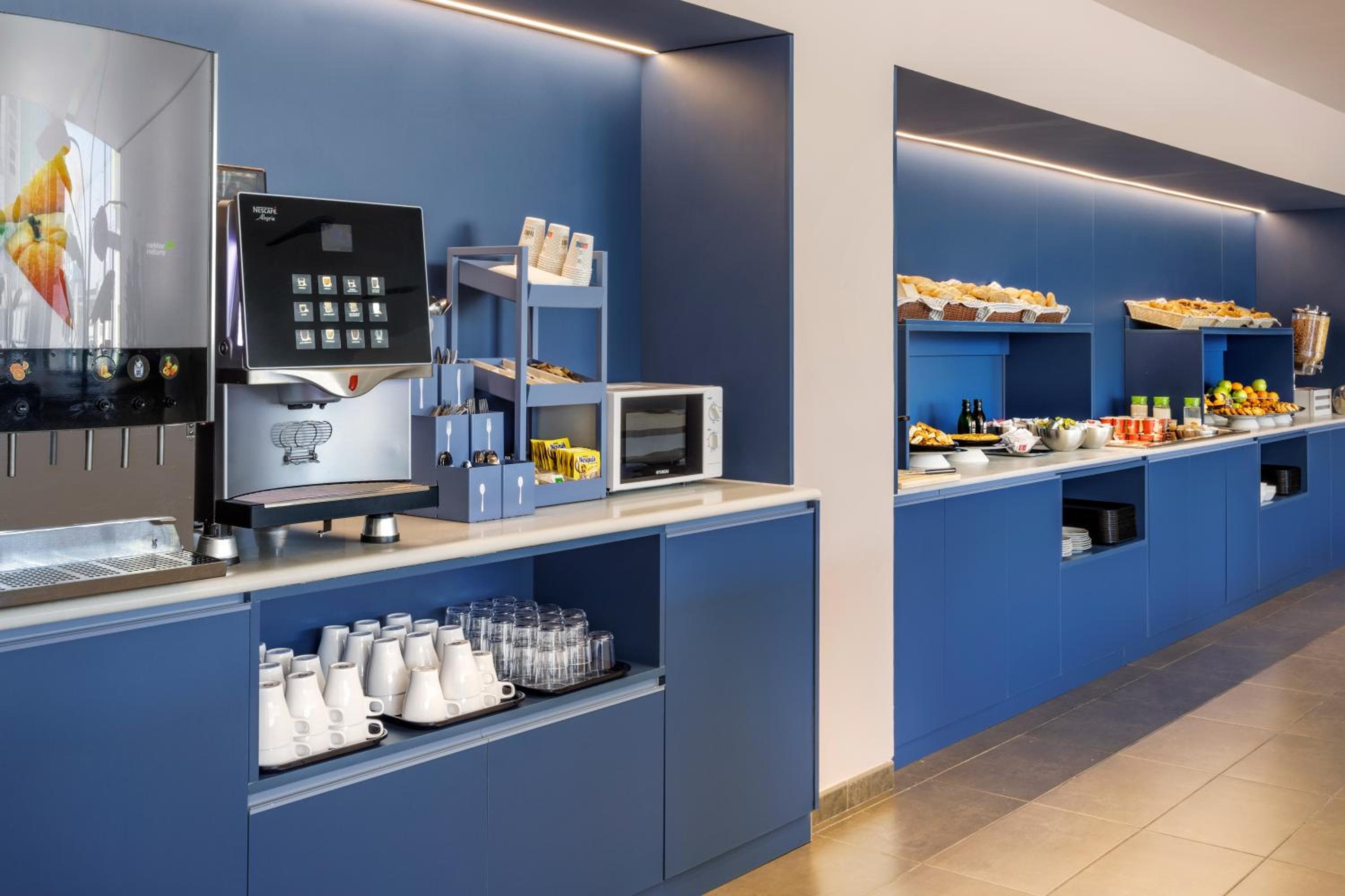 B&B HOTEL Madrid Aeropuerto T1 T2 T3 — 20