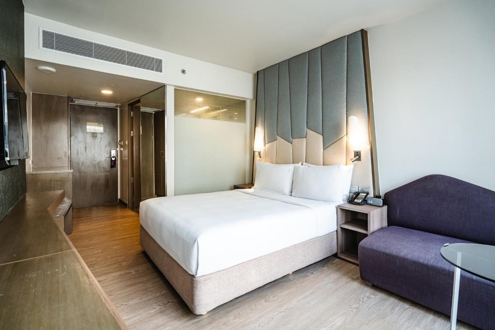 Holiday Inn Express Bangkok Sukhumvit 11 by IHG — 12