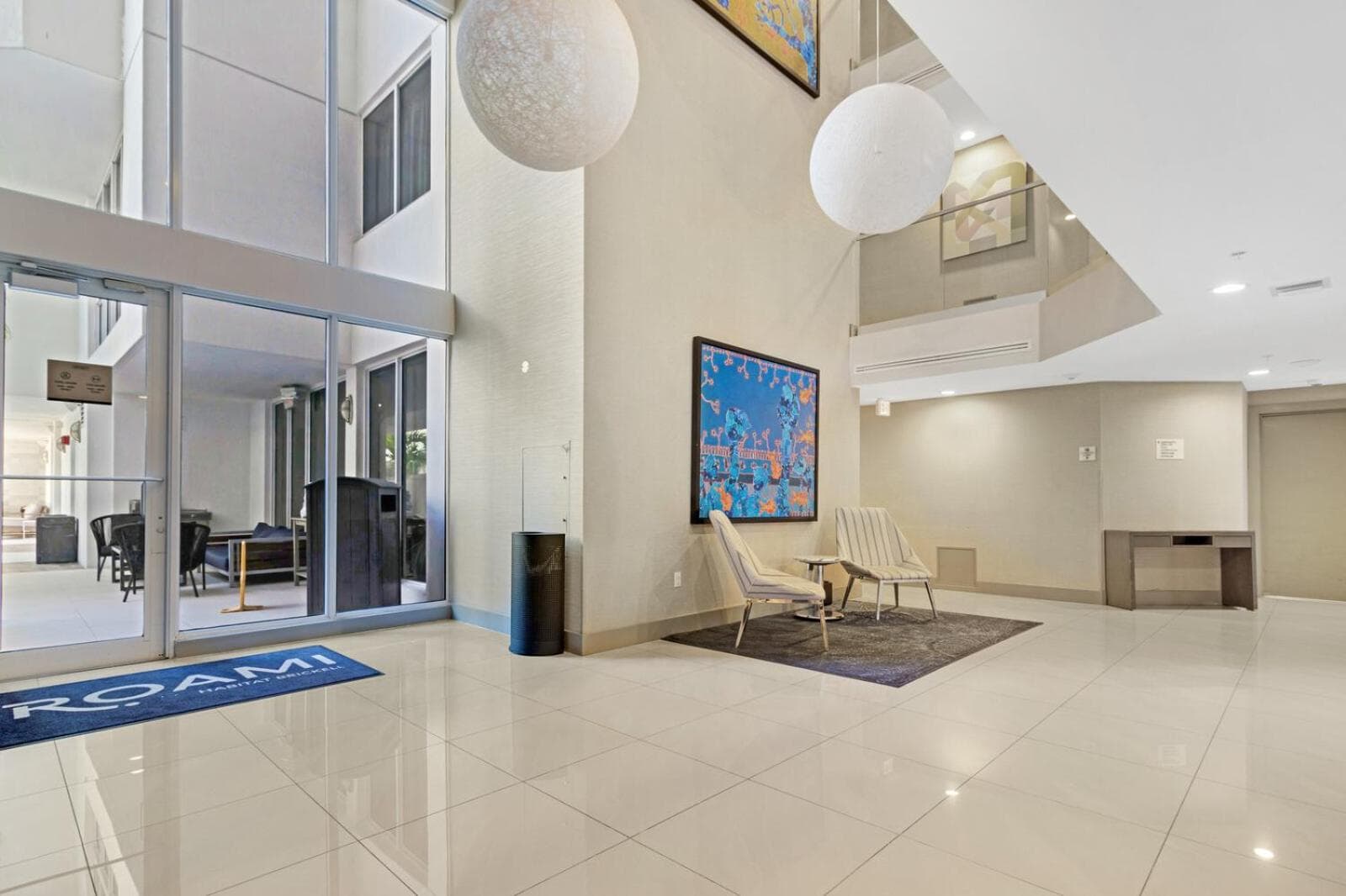 Roami im Habitat Brickell — 20