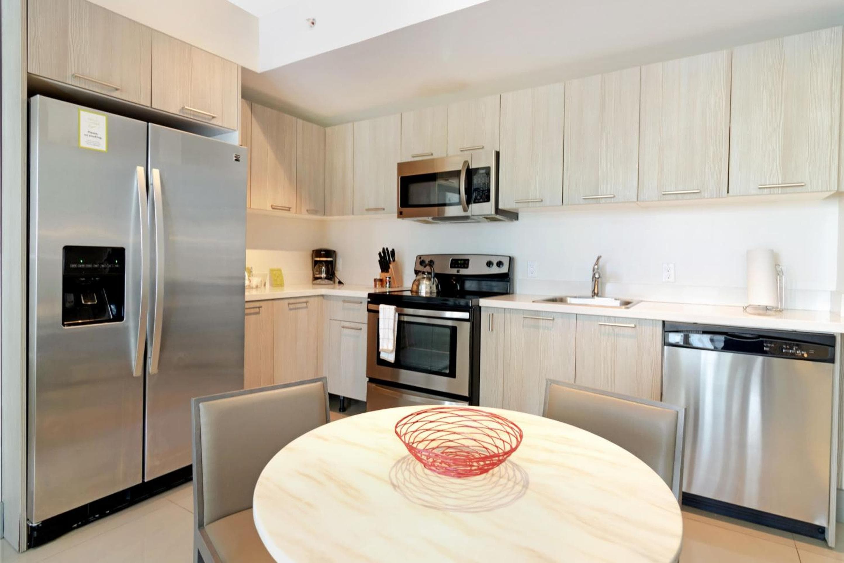 Roami im Habitat Brickell — 25