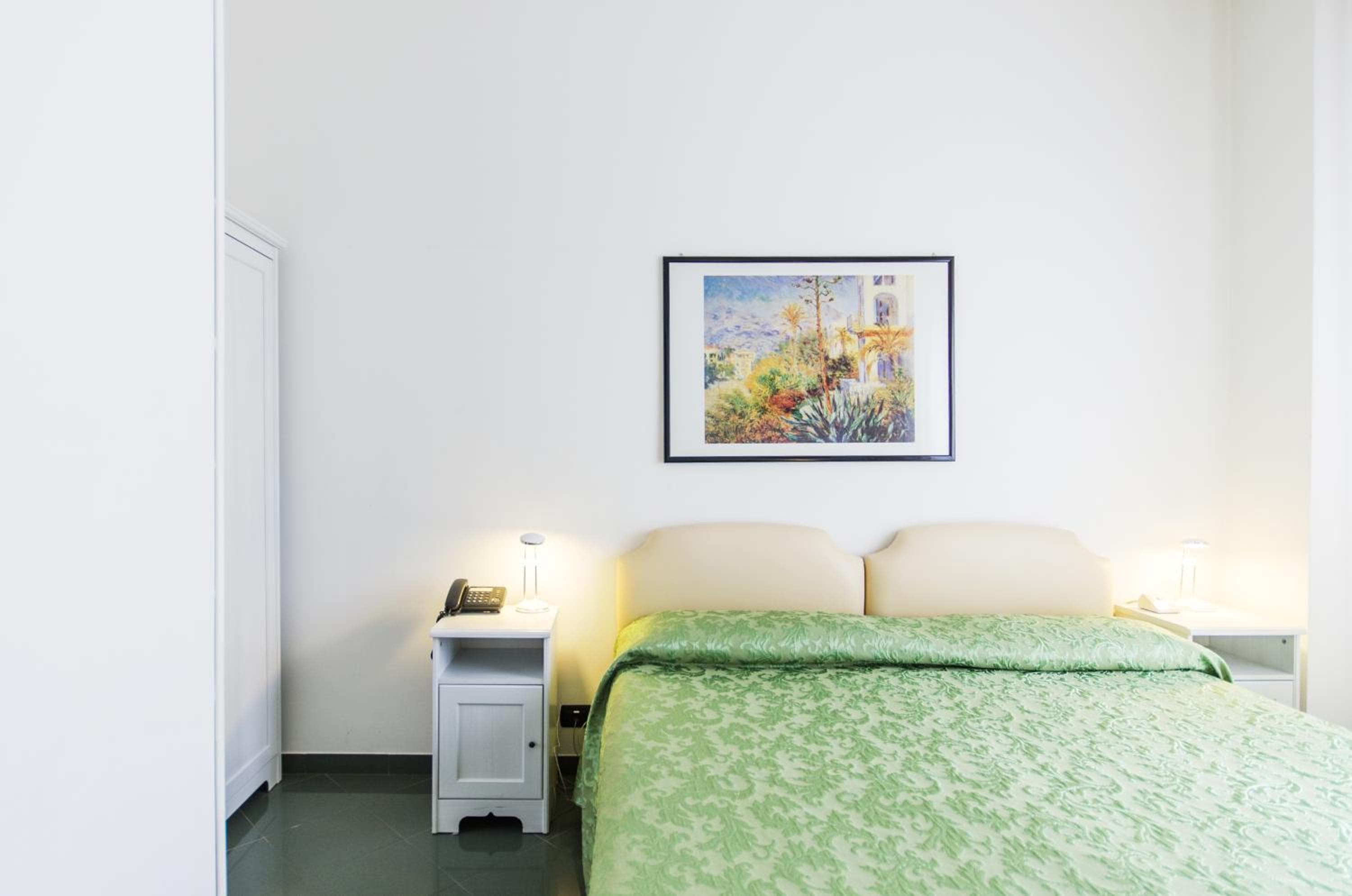 Hotel Molise 2 — 4