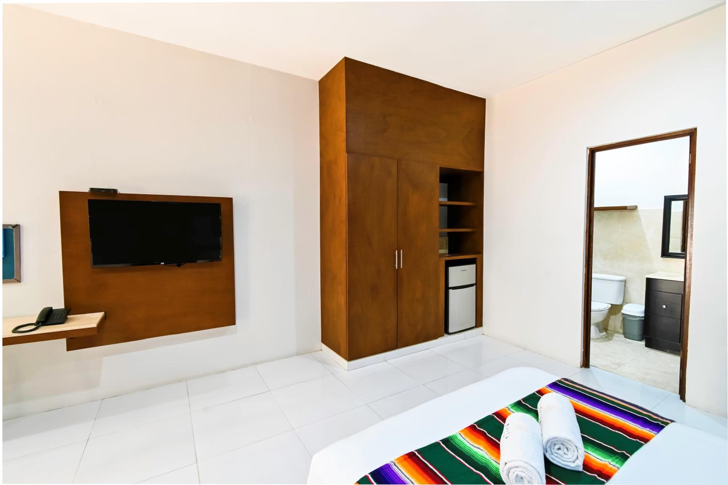 Hotel Mariachi by Kavia 5th Av — 11