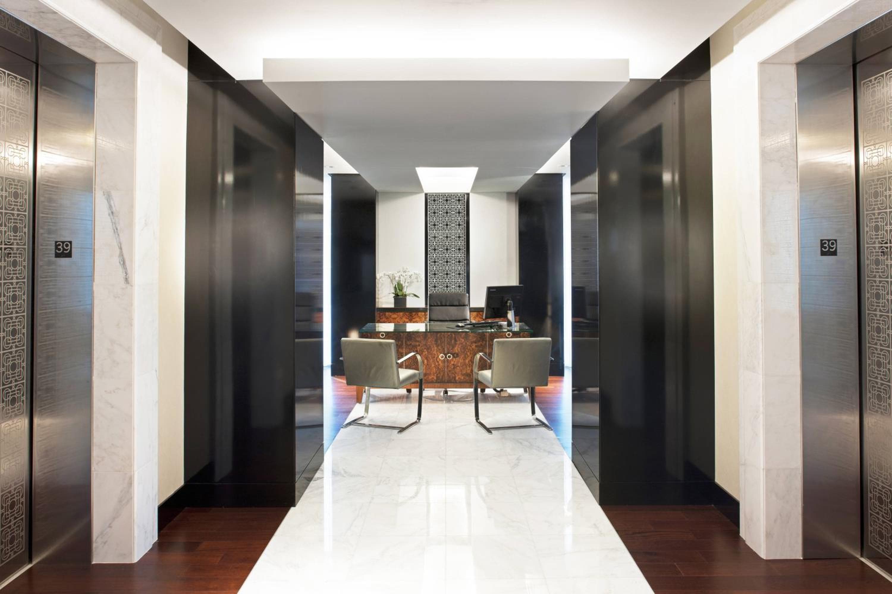 Hotel Beaux Arts, Collezione di autografi — 3