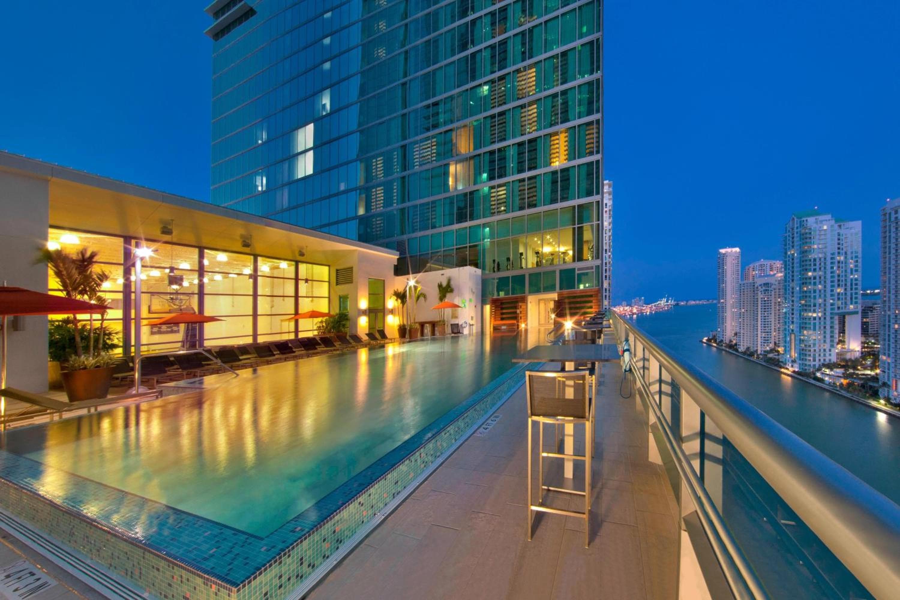 Hotel Beaux Arts, Collezione di autografi — 2