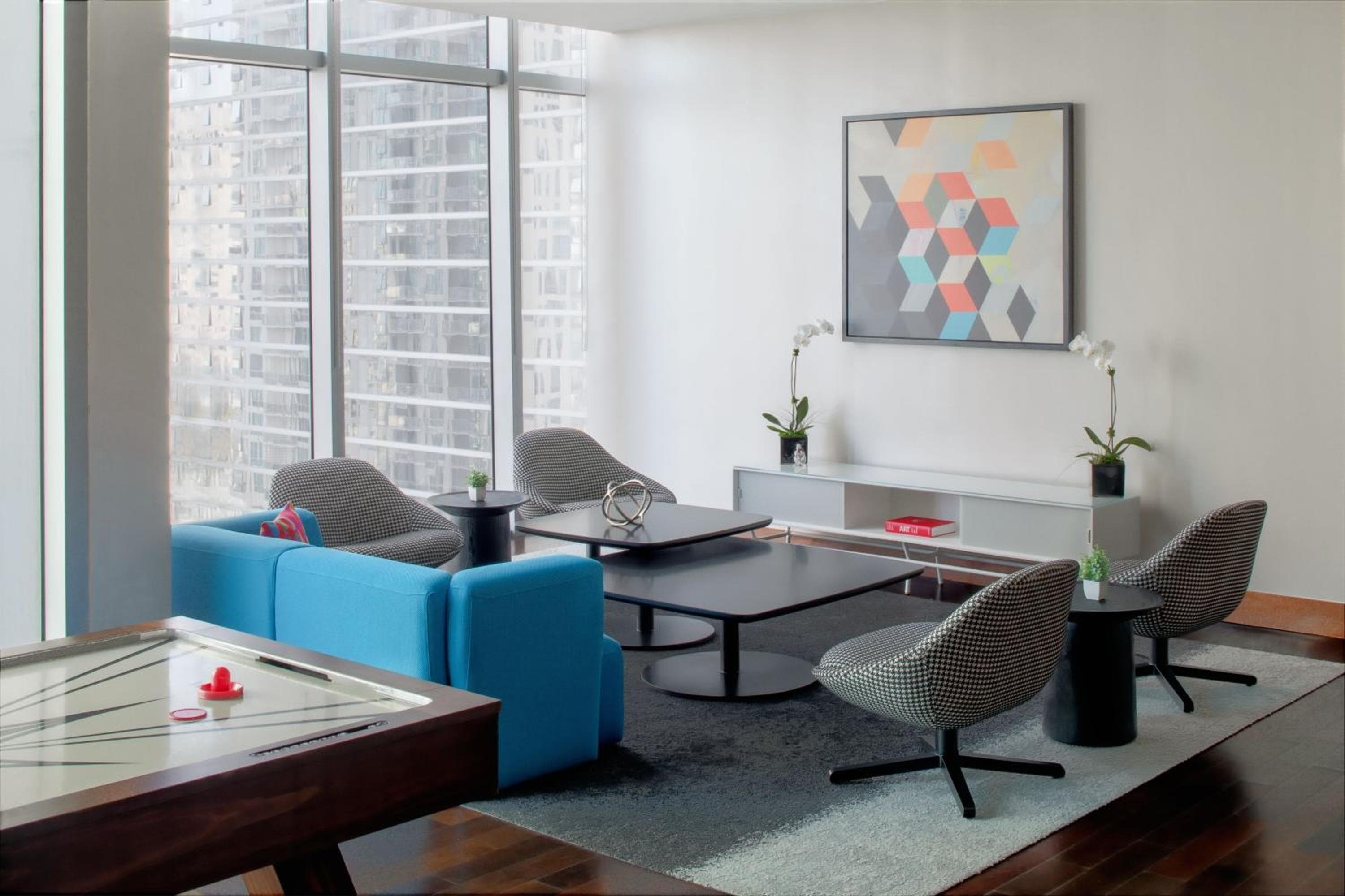 Hotel Beaux Arts, Collezione di autografi — 25