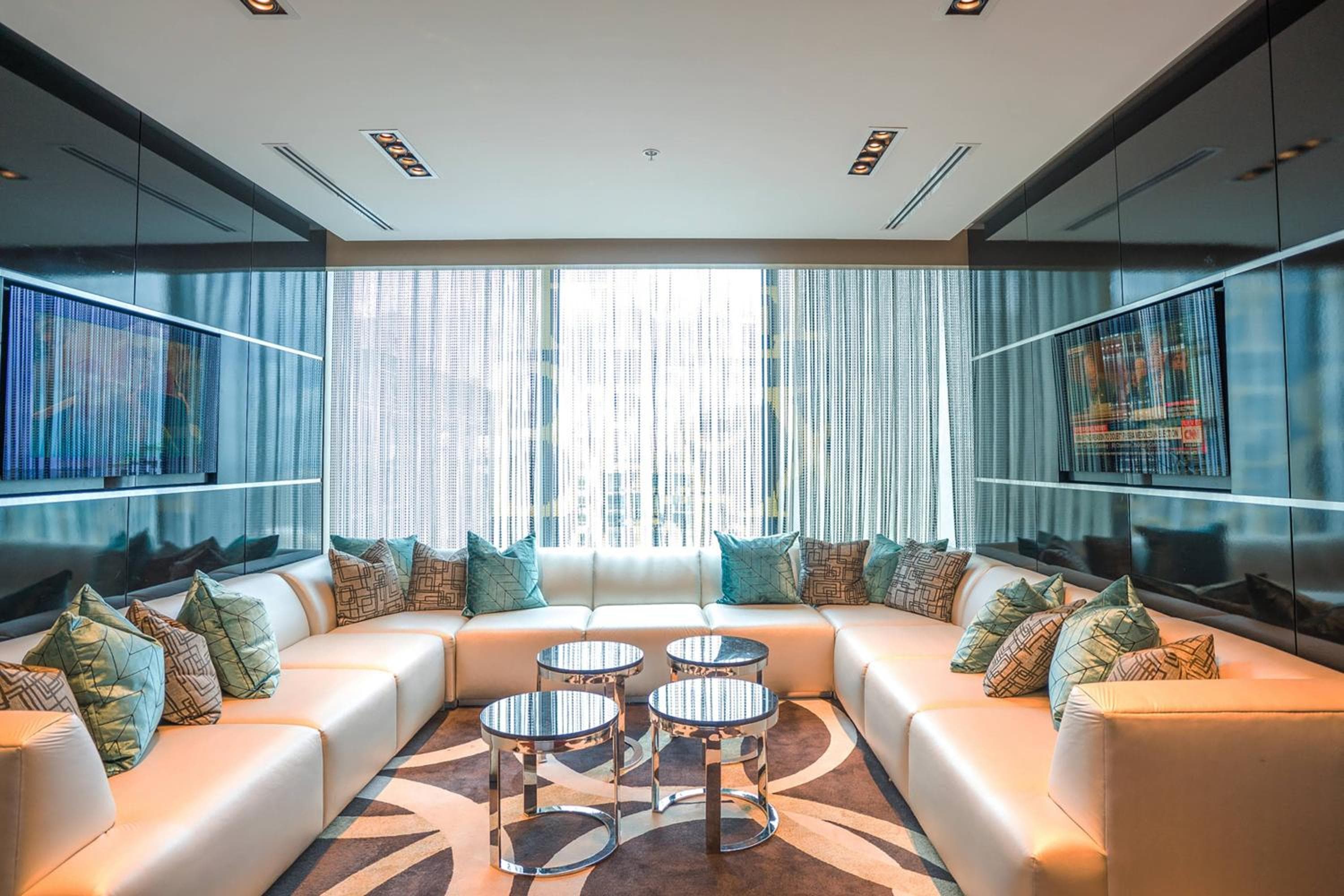 Hotel Beaux Arts, Collezione di autografi — 15
