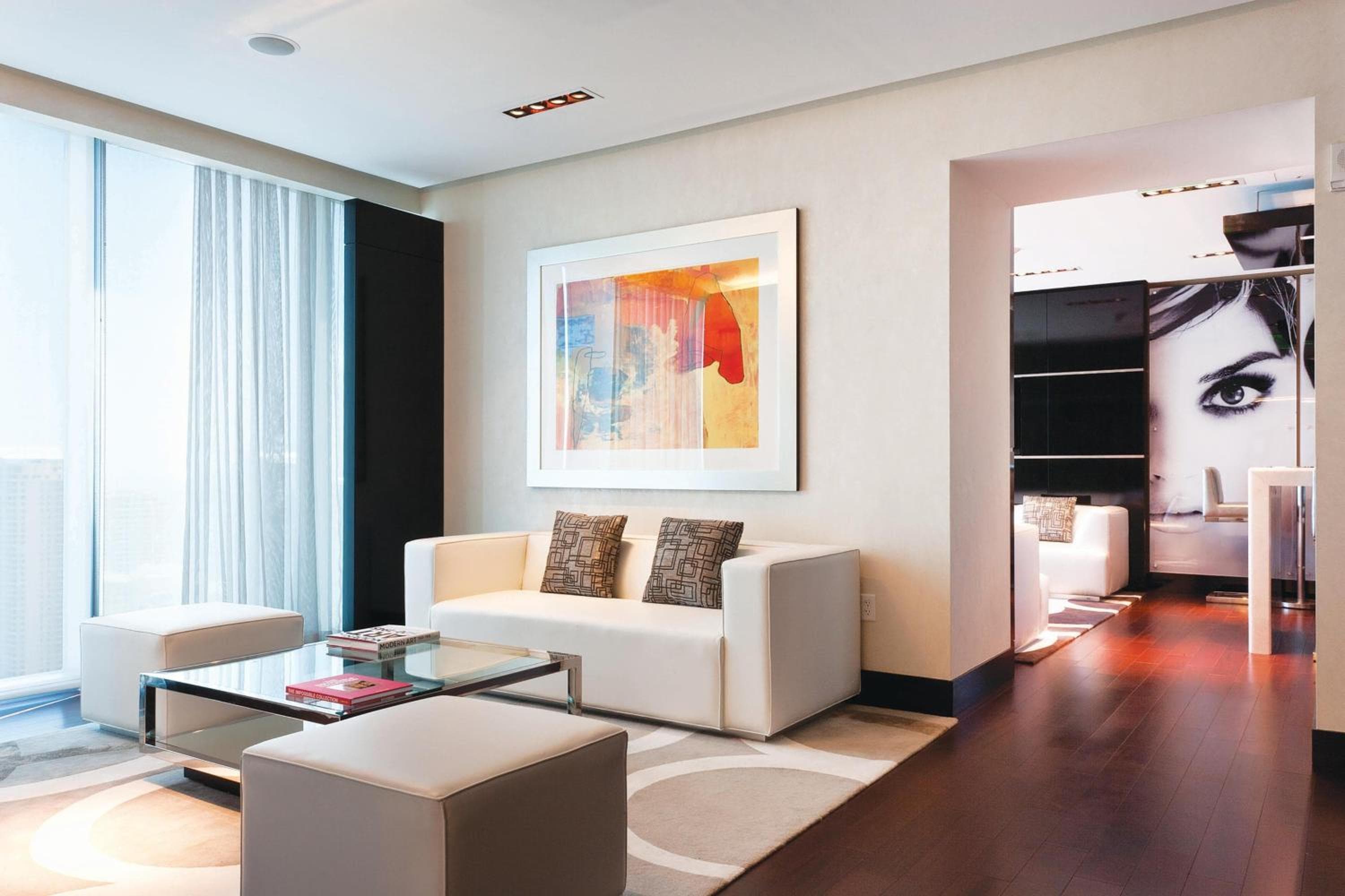 Hotel Beaux Arts, Collezione di autografi — 16