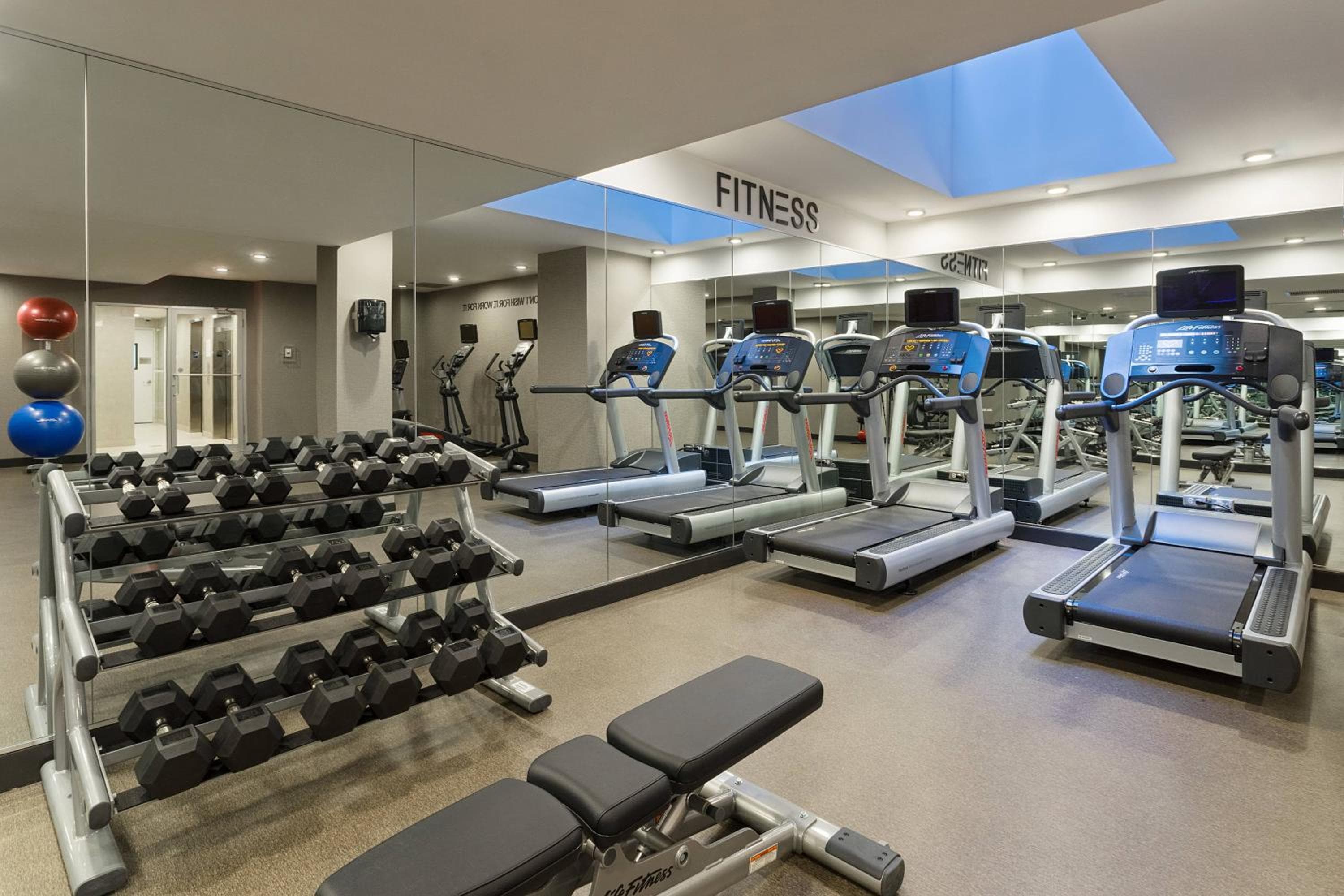 Fairfield Inn & Suites by Marriott New York Manhattan/Central Park — 17