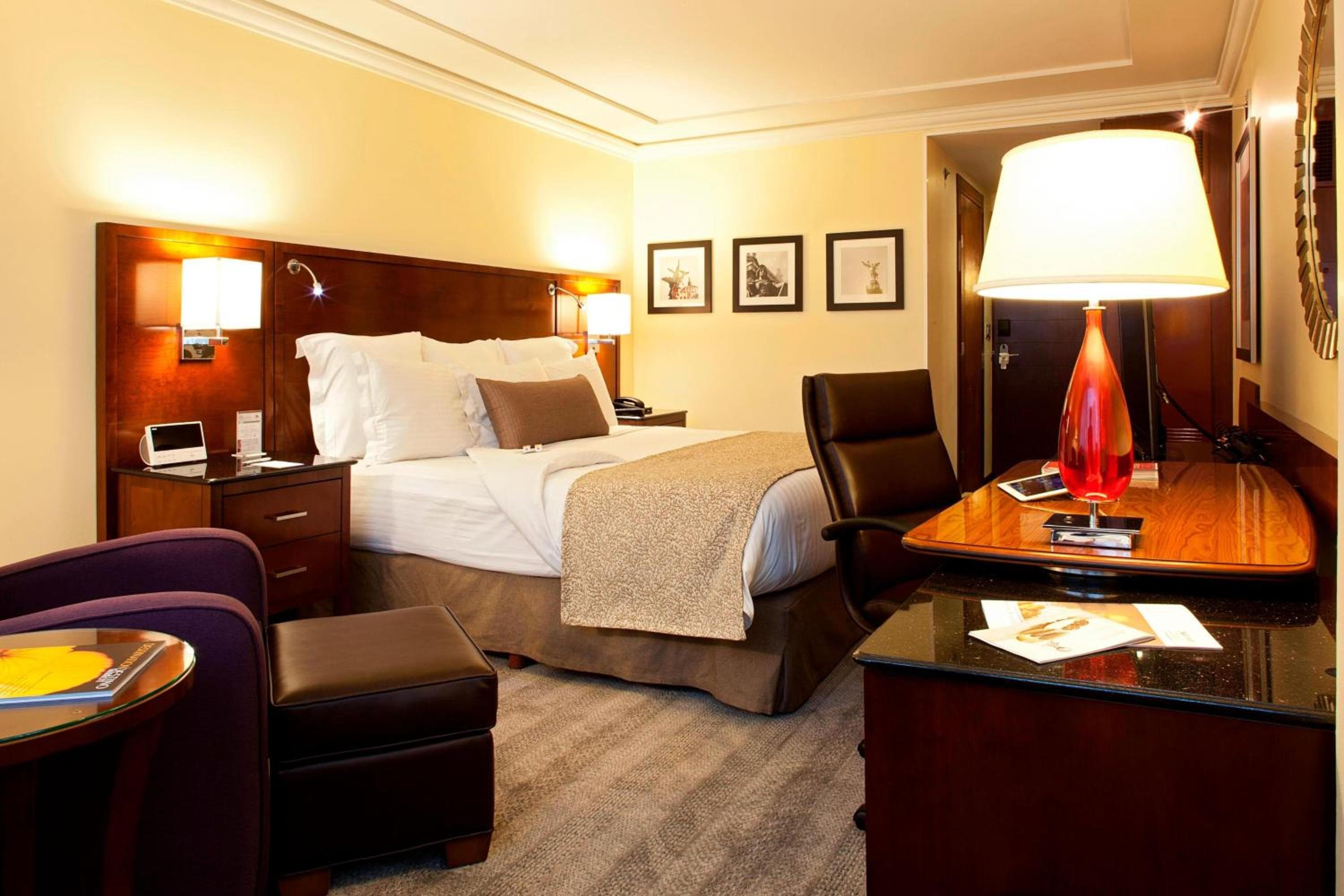 Mexico City Marriott Reforma Hotel

[in German]
Mexiko-Stadt Marriott Reforma Hotel — 3