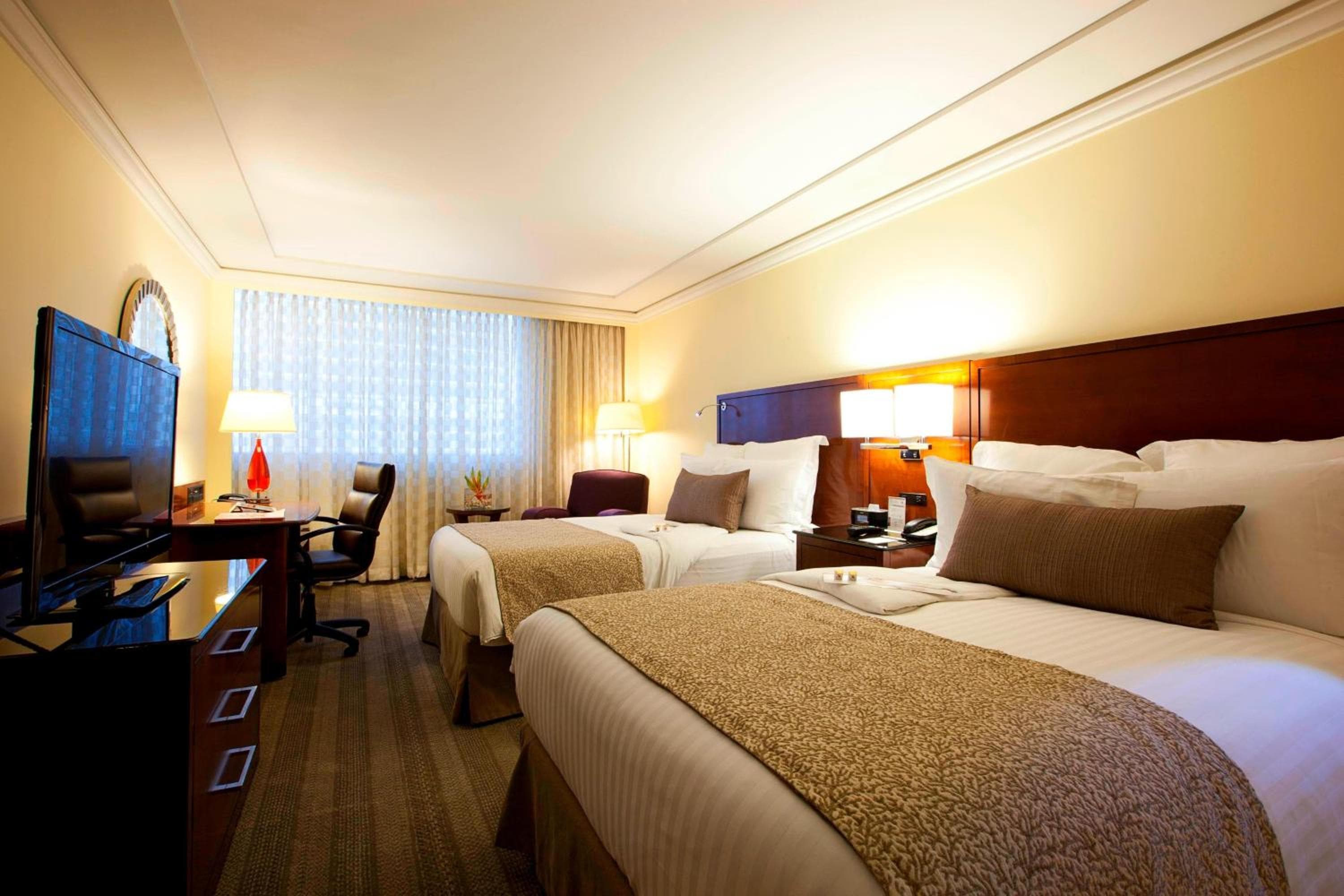 Mexico City Marriott Reforma Hotel

[in German]
Mexiko-Stadt Marriott Reforma Hotel — 2