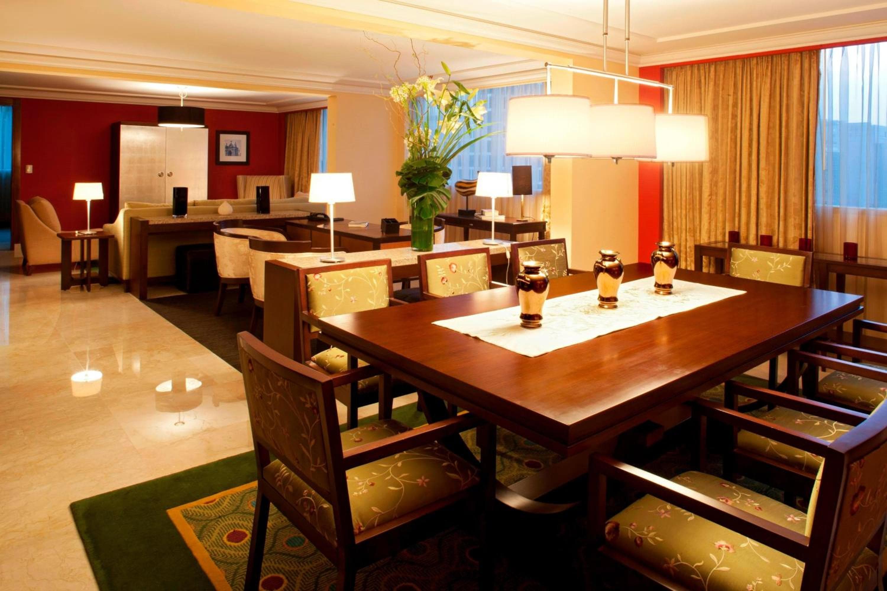 Mexico City Marriott Reforma Hotel

[in German]
Mexiko-Stadt Marriott Reforma Hotel — 9