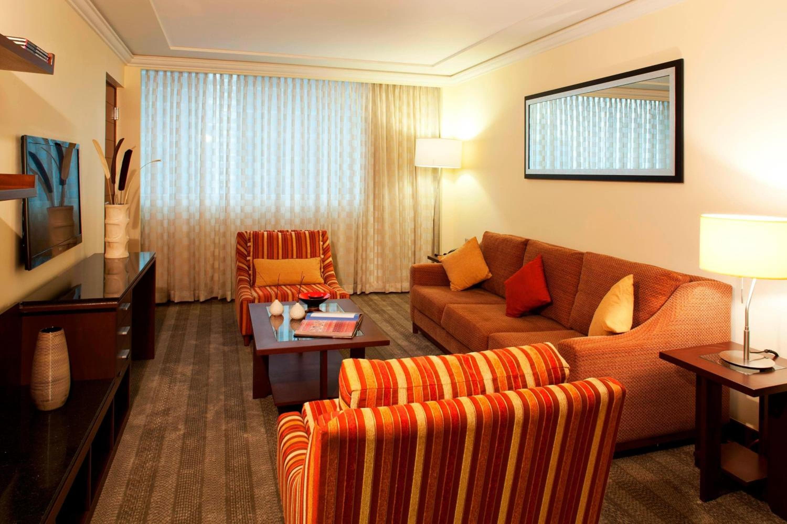 Mexico City Marriott Reforma Hotel

[in German]
Mexiko-Stadt Marriott Reforma Hotel — 13