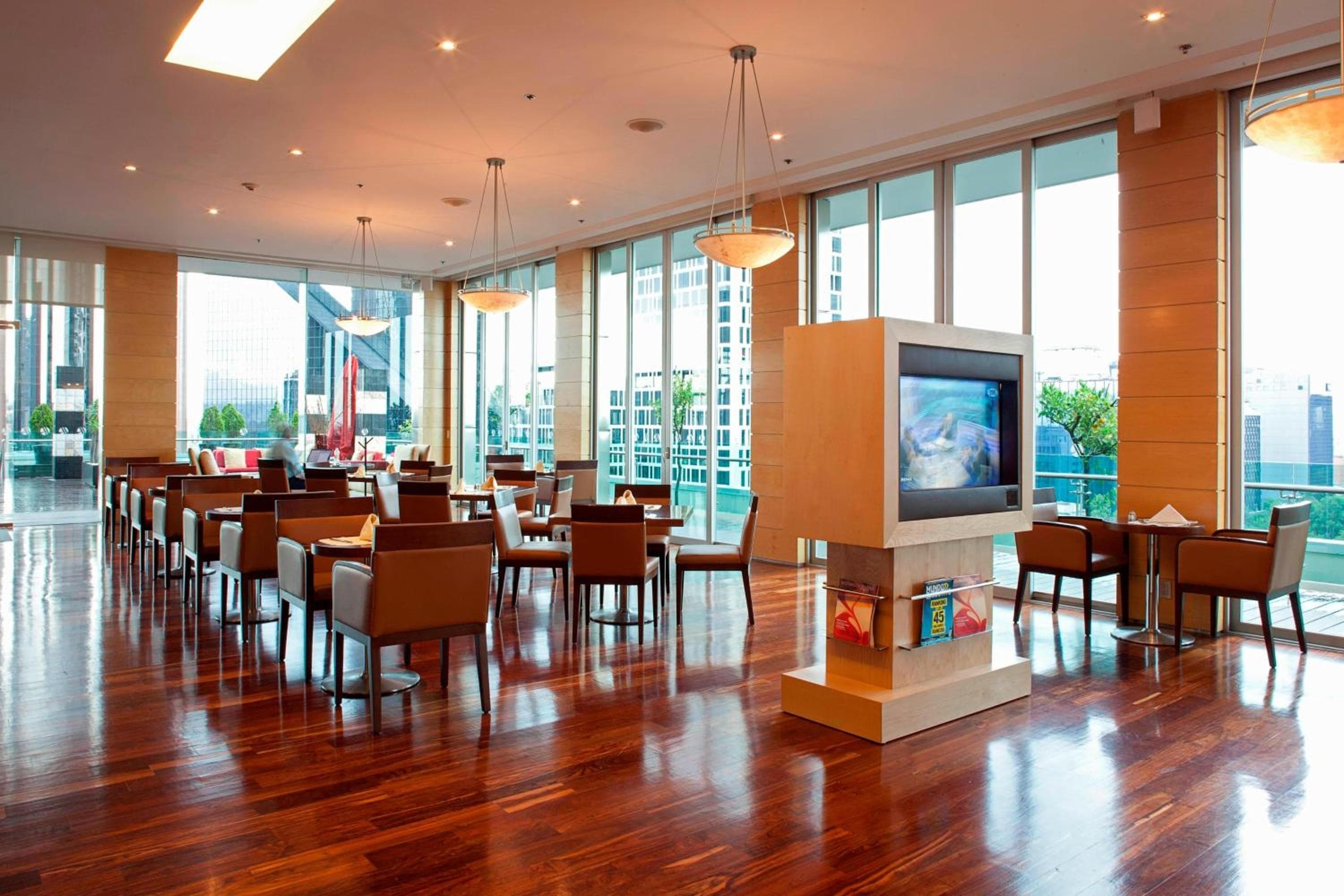 Mexico City Marriott Reforma Hotel

[in German]
Mexiko-Stadt Marriott Reforma Hotel — 15