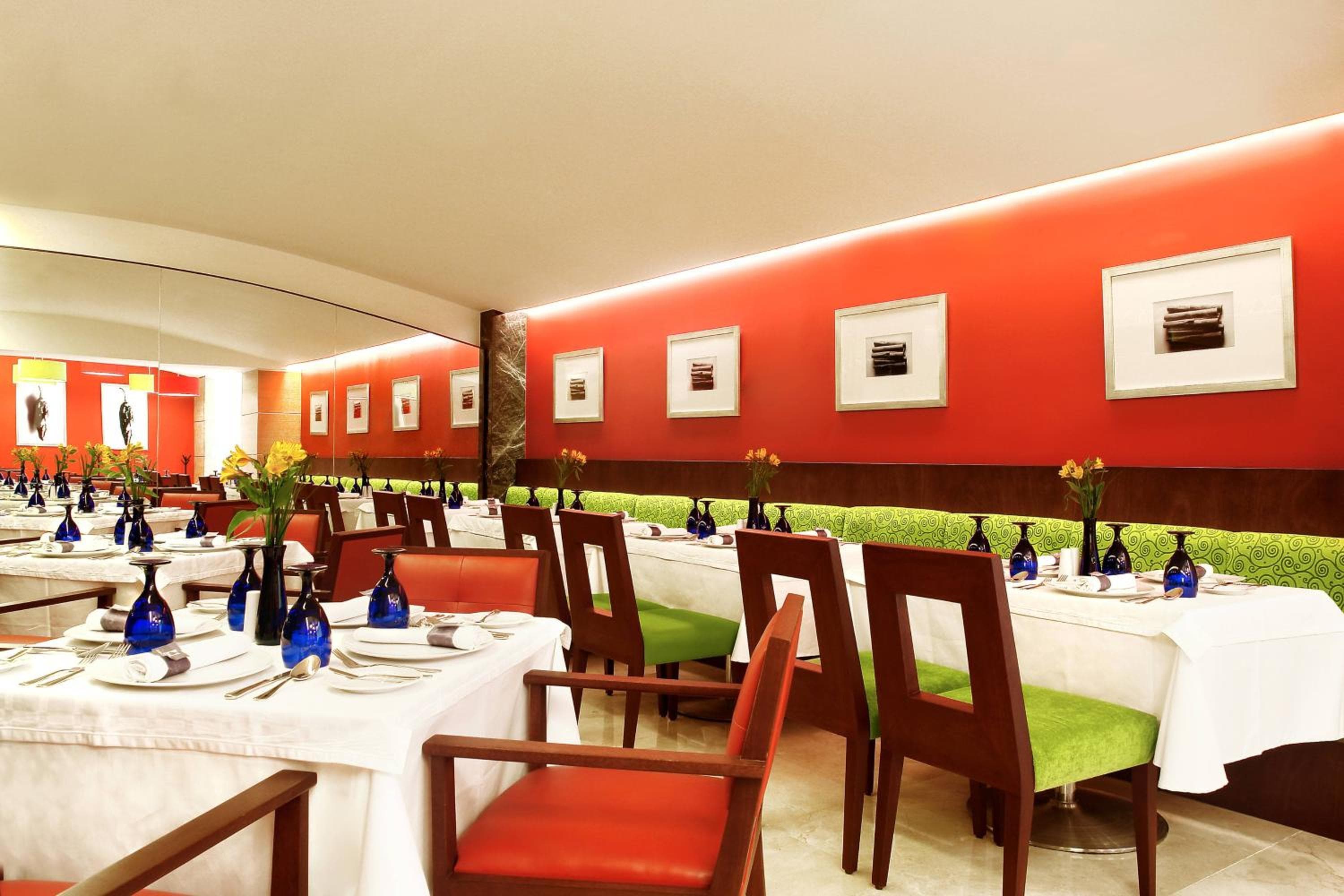 Mexico City Marriott Reforma Hotel

[in German]
Mexiko-Stadt Marriott Reforma Hotel — 19