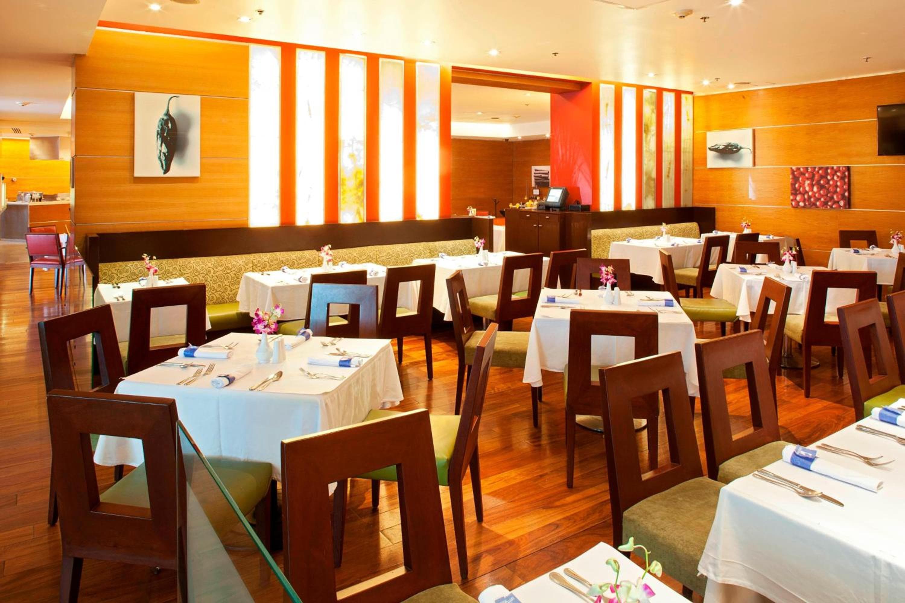 Mexico City Marriott Reforma Hotel

[in German]
Mexiko-Stadt Marriott Reforma Hotel — 18