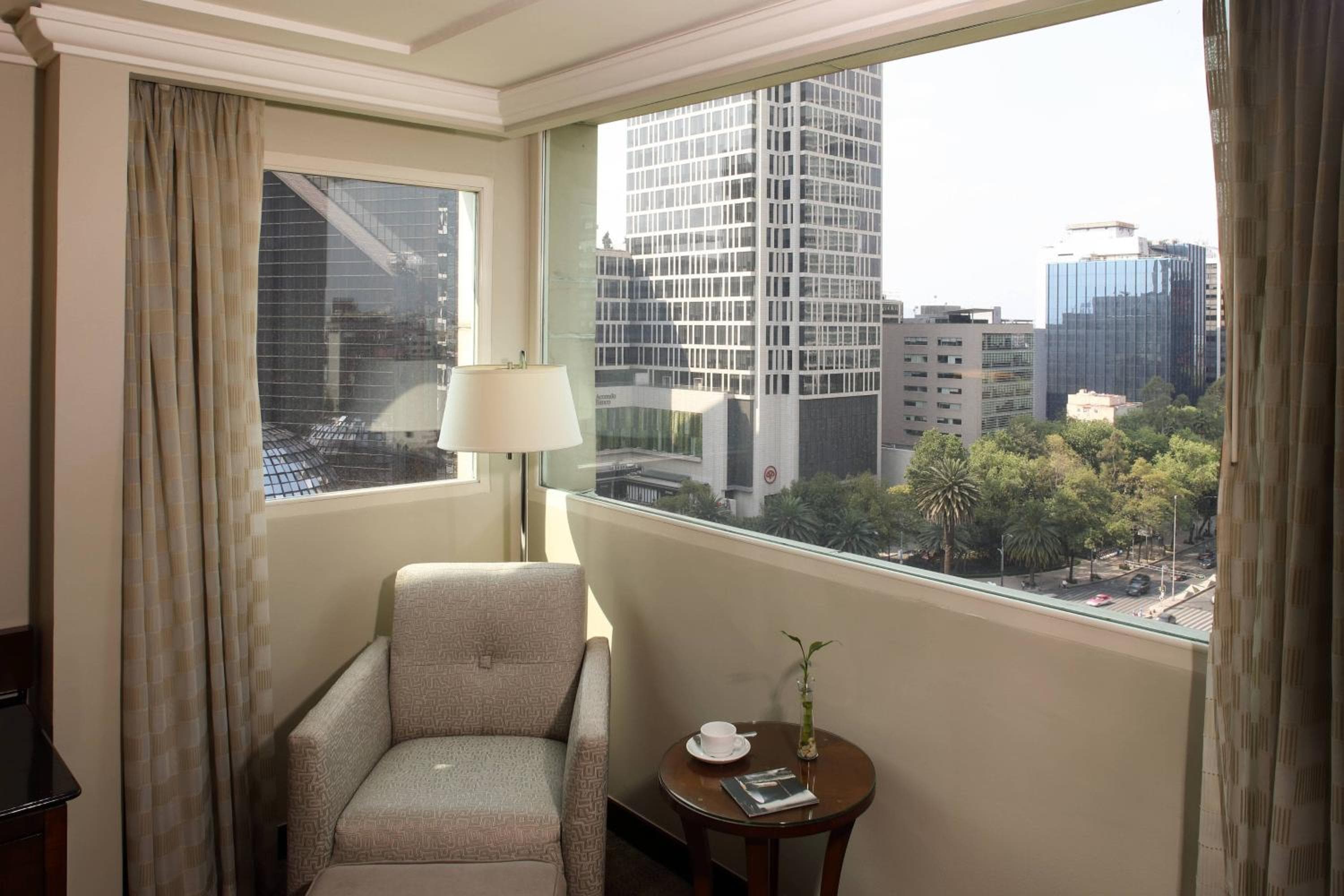 Mexico City Marriott Reforma Hotel

[in German]
Mexiko-Stadt Marriott Reforma Hotel — 6