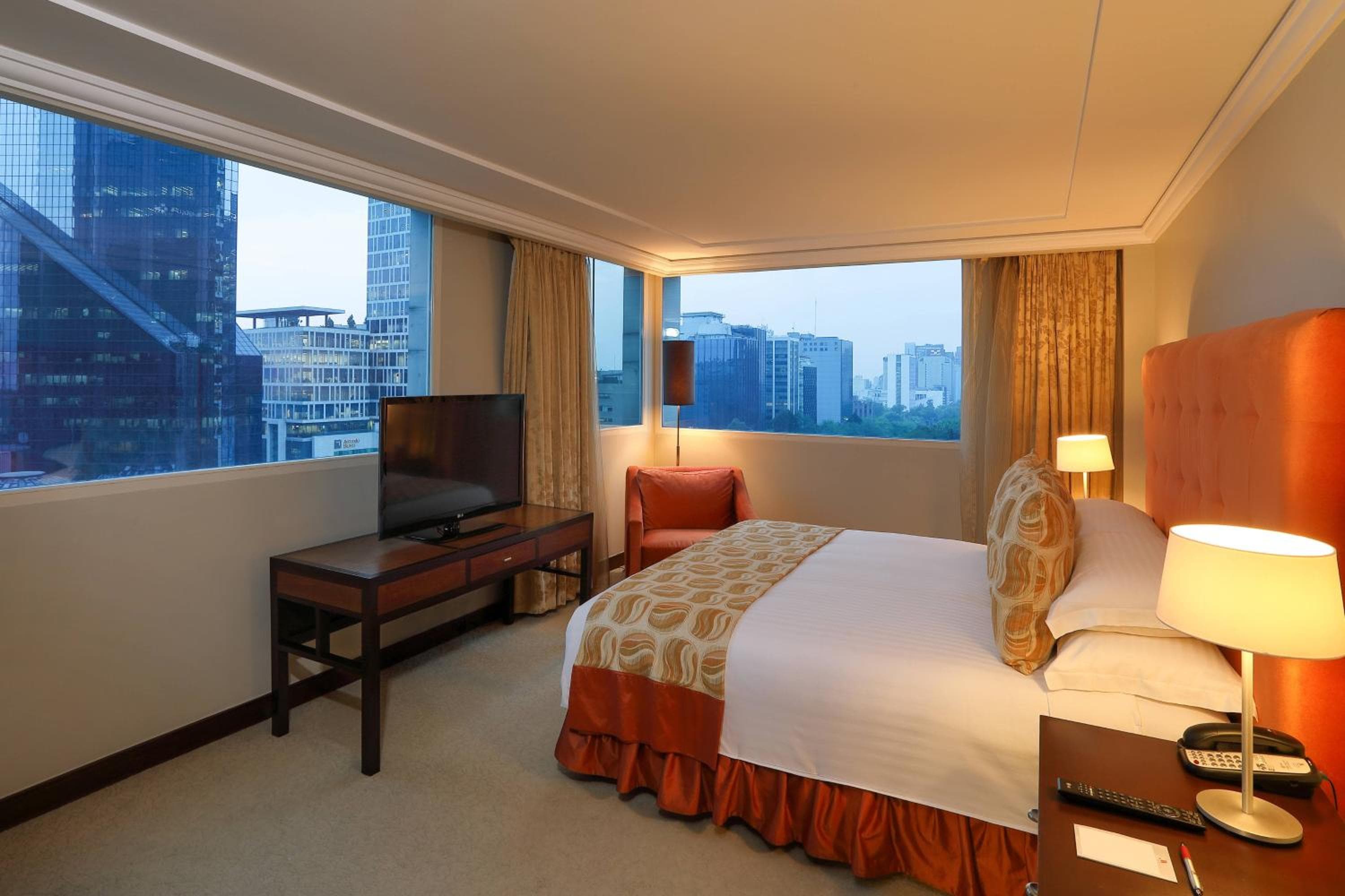 Mexico City Marriott Reforma Hotel

[in German]
Mexiko-Stadt Marriott Reforma Hotel — 8