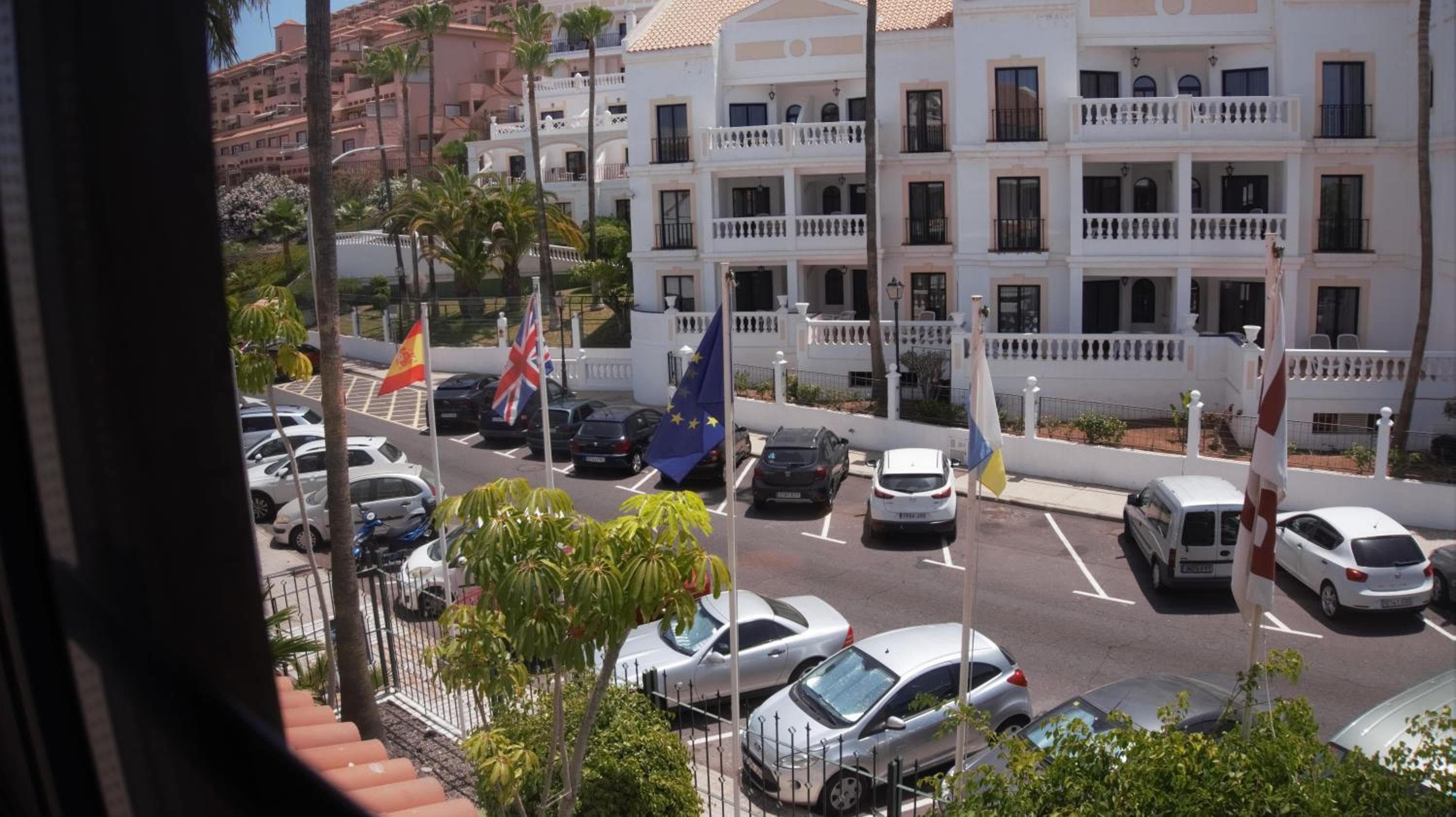 Greatly located apartment with heated pool, Los Cristianos — 4