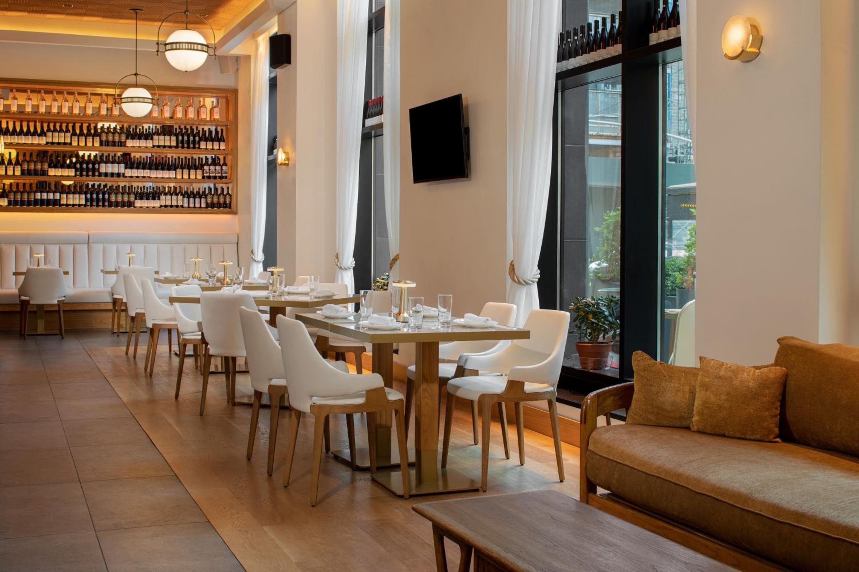 Cuatro puntos por Sheraton Manhattan Midtown West — 14