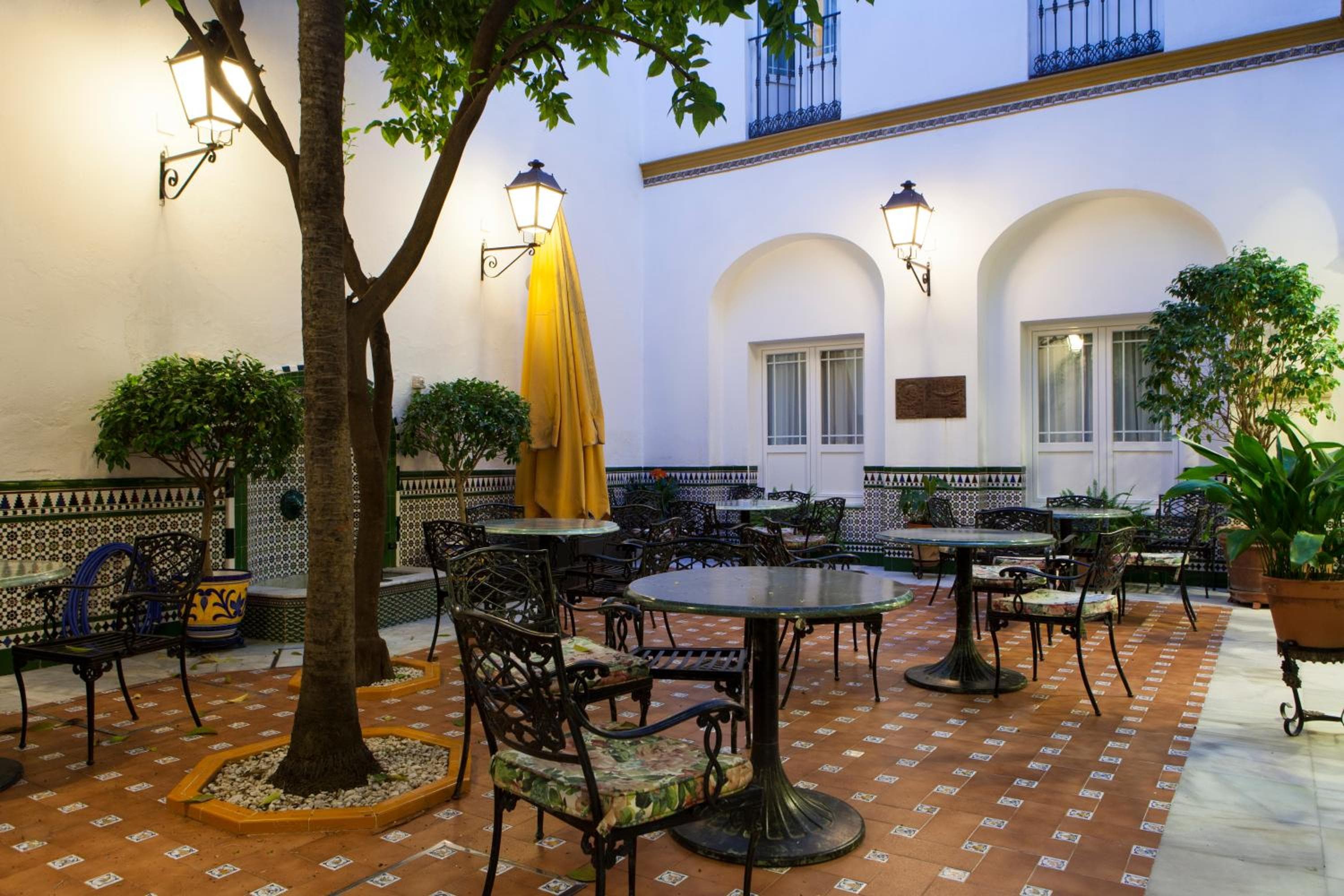 Hotel Cervantes — 10