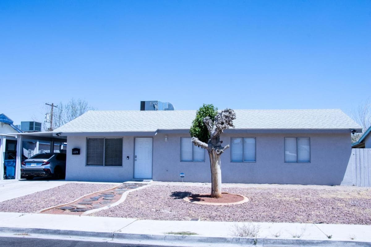 House in Las Vegas — 1