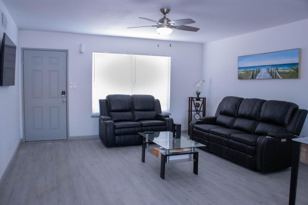 House in Las Vegas — 3