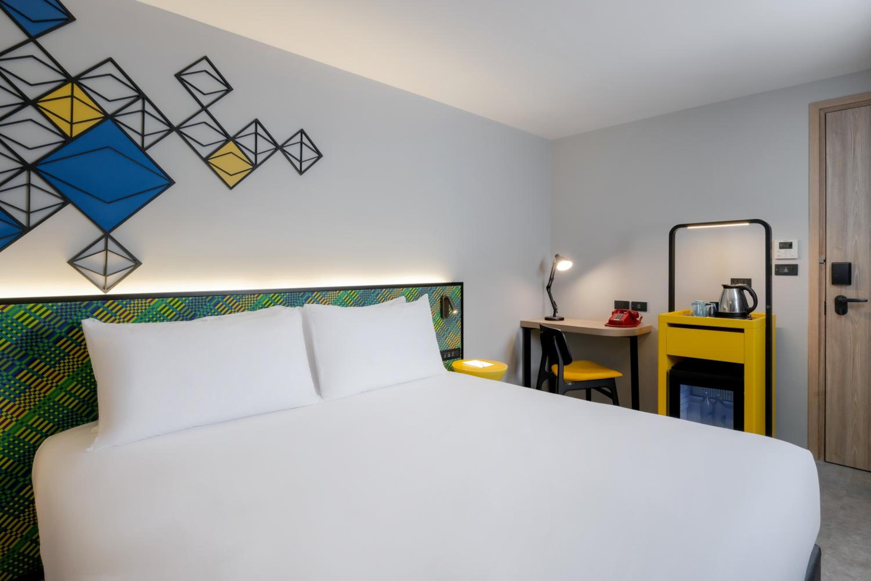 ibis Styles Bangkok Silom — 14