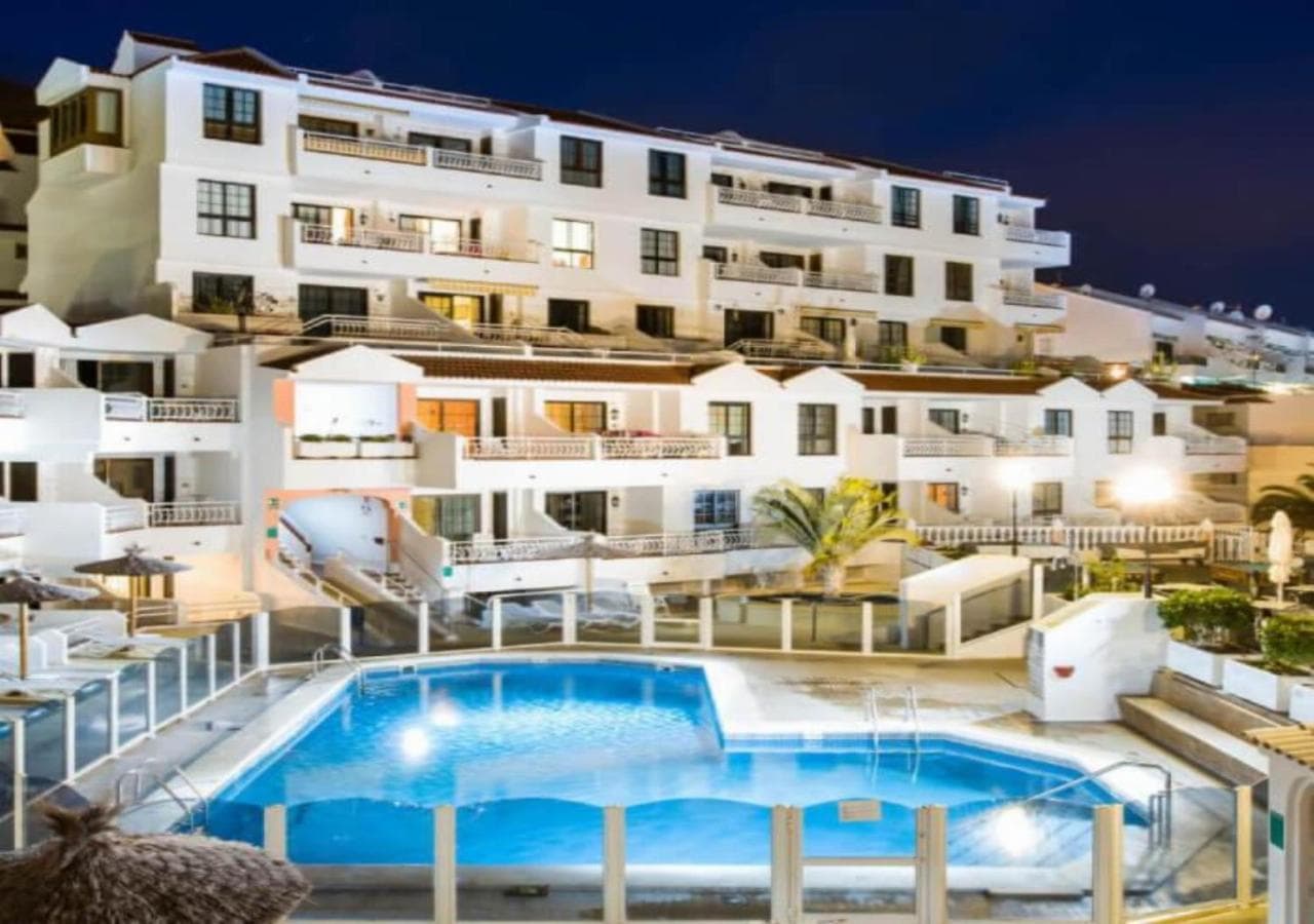 Greatly located apartment with heated pool, Los Cristianos — 2