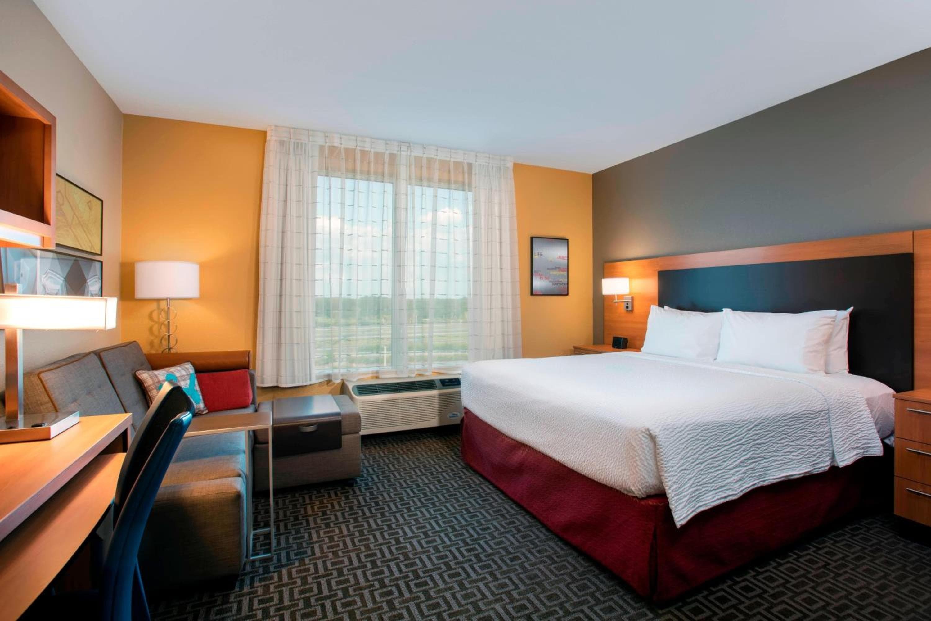 TownePlace Suites Orlando at FLAMINGO CROSSINGS Town Center, Western Entrance — 21