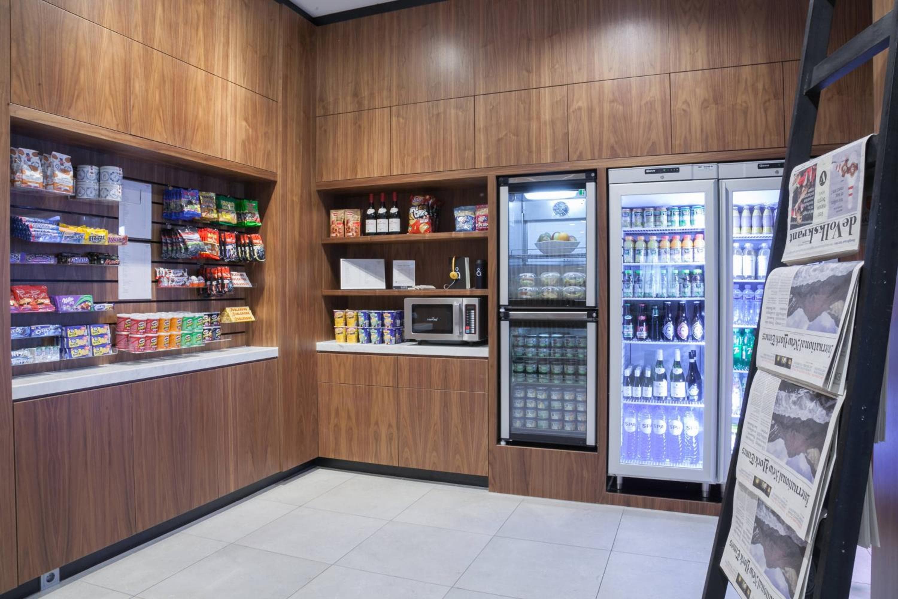 Courtyard by Marriott Amsterdam — 10